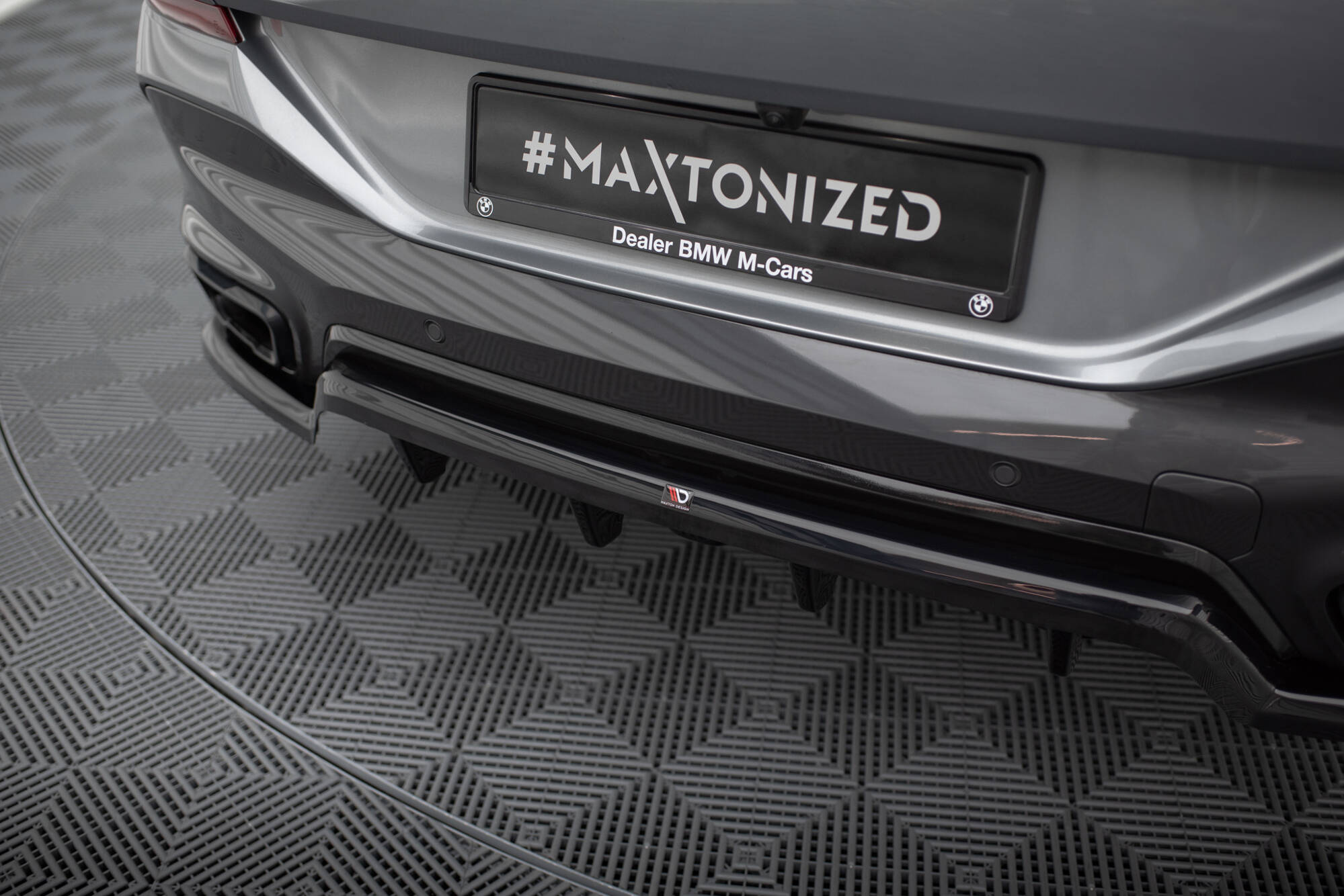 Central Rear Splitter (Vertical Bars) V.1 BMW X6 M-Pack G06 Facelift - 3