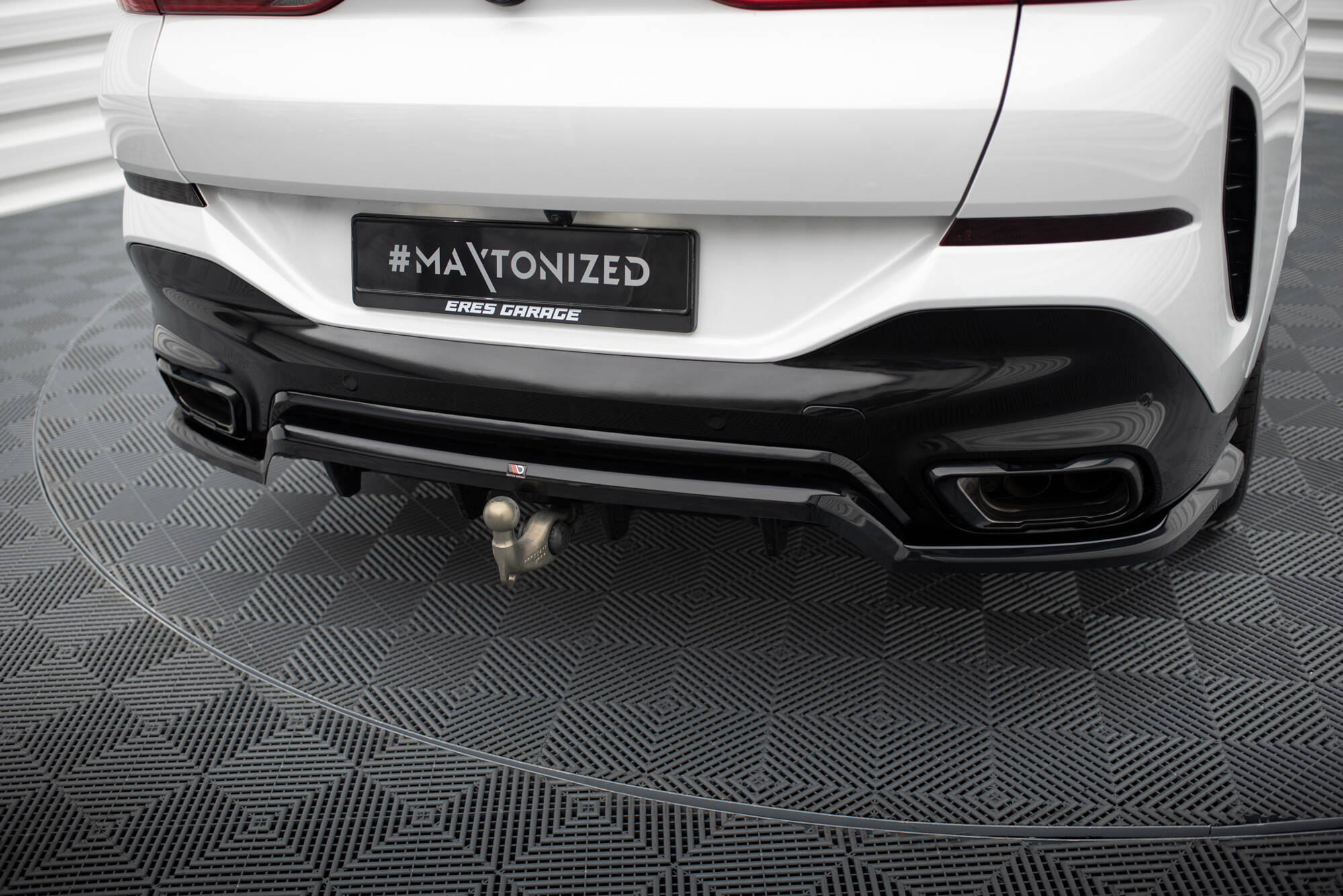 Central Rear Splitter (Vertical Bars) V.1 BMW X6 M-Pack G06 Facelift - 5