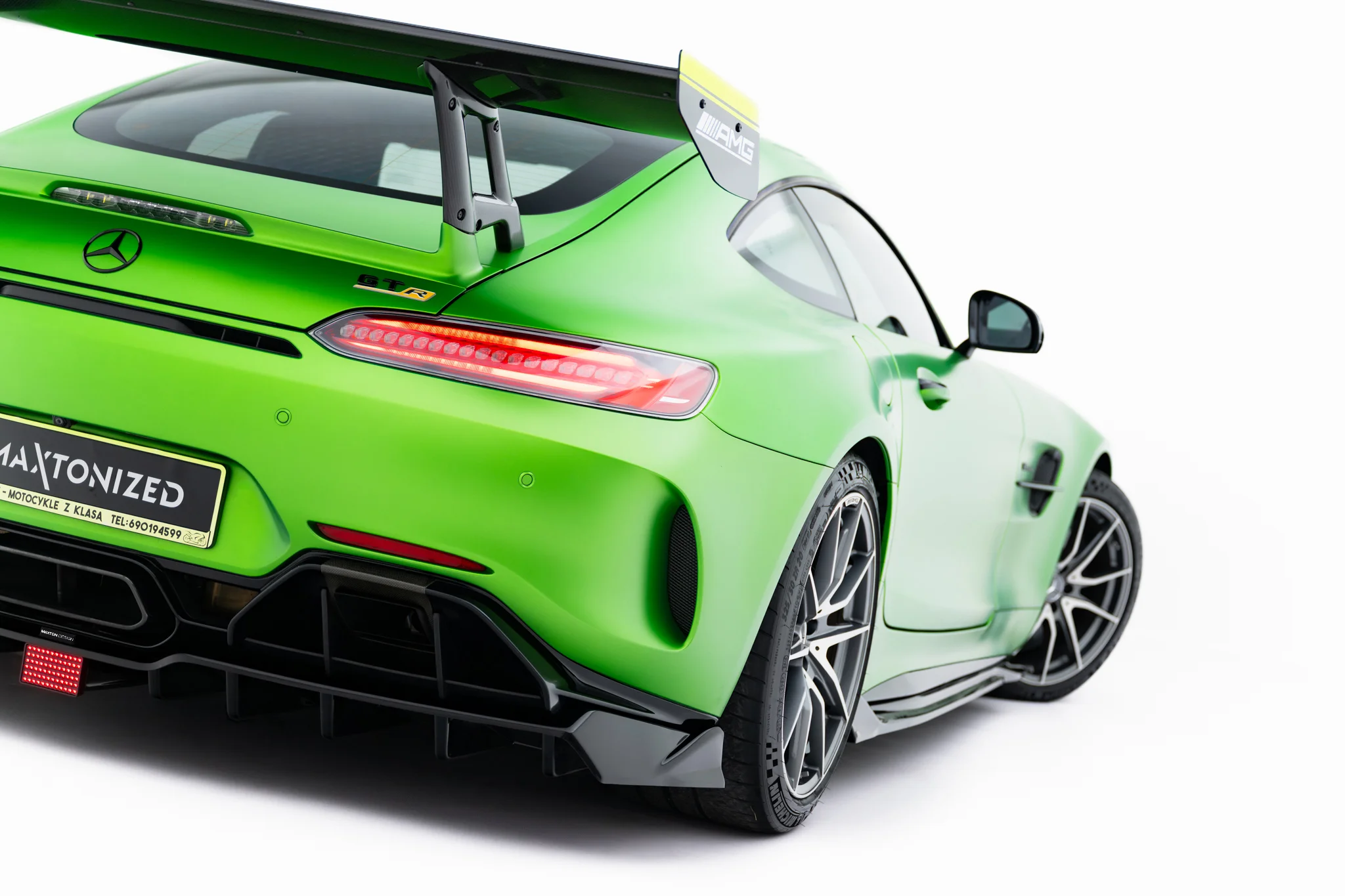 REAR SPLITTER (WITH VERTICAL BARS) + LED SUITABLE FOR MERCEDES-AMG GT R C190 FACELIFT – MAXTON DESIGN - 7