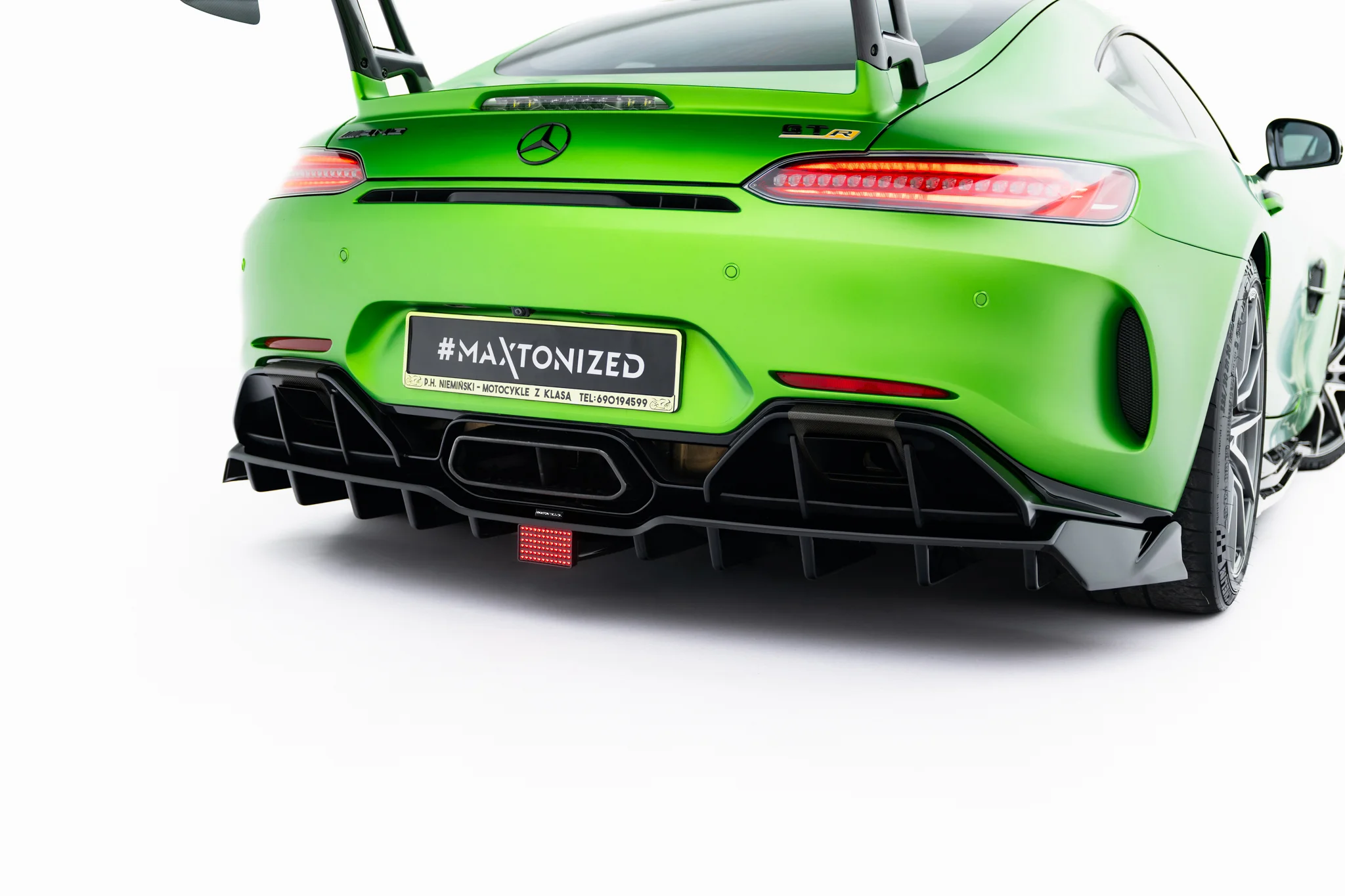 REAR SPLITTER (WITH VERTICAL BARS) + LED SUITABLE FOR MERCEDES-AMG GT R C190 FACELIFT – MAXTON DESIGN - 6