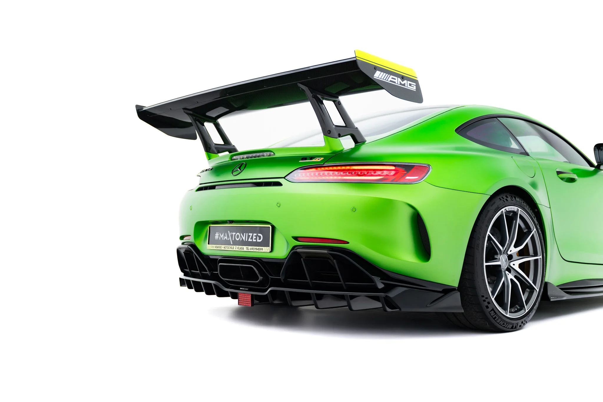 REAR SPLITTER (WITH VERTICAL BARS) + LED SUITABLE FOR MERCEDES-AMG GT R C190 FACELIFT – MAXTON DESIGN - 4