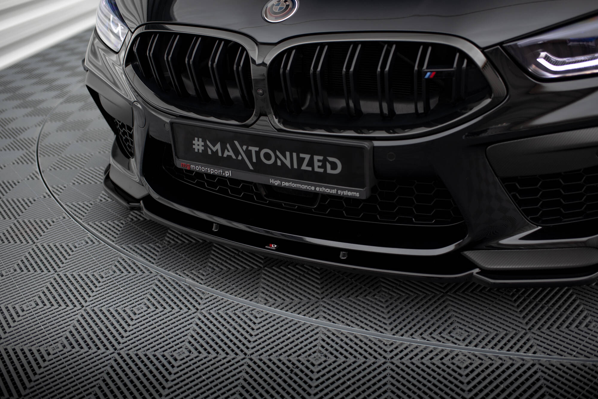 Front Splitter V.1 + Flaps BMW M8 Gran Coupe F93 / Coupe F92 - 4