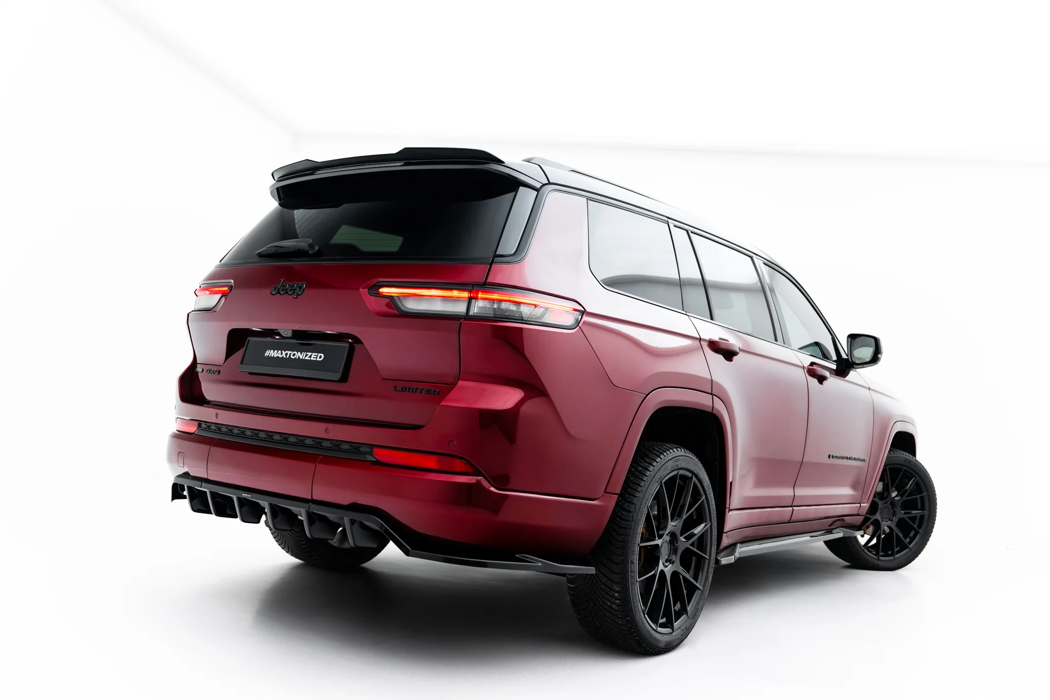 REAR SPLITTER (WITH VERTICAL BARS) SUITABLE FOR JEEP GRAND CHEROKEE L MK5 – MAXTON DESIGN - 5