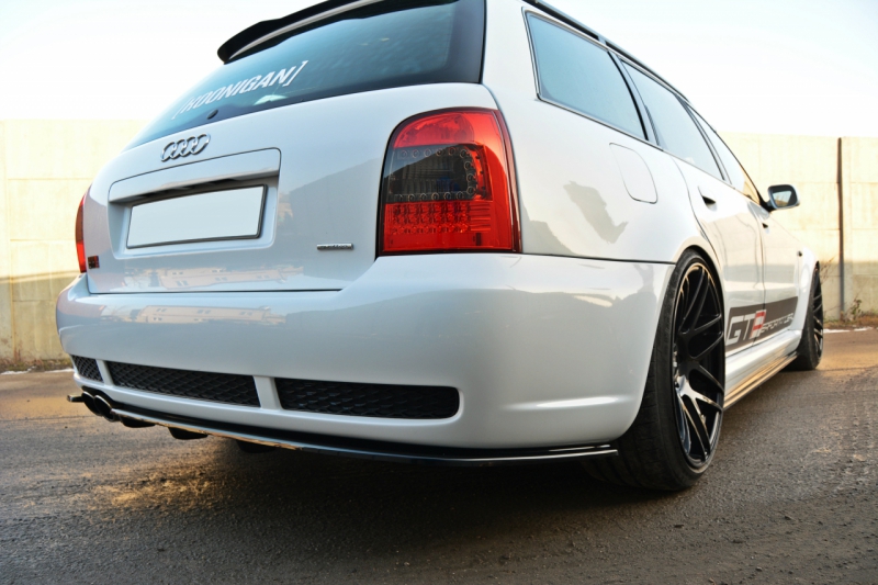 REAR SPLITTER AUDI RS4 B5 (WITH A VERTICAL BAR) - 2