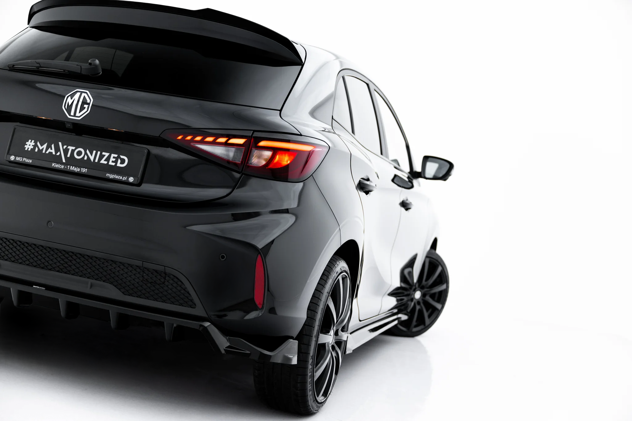 REAR SPLITTER (WITH VERTICAL BARS) SUITABLE FOR MG 3 MK1 – MAXTON DESIGN - 5