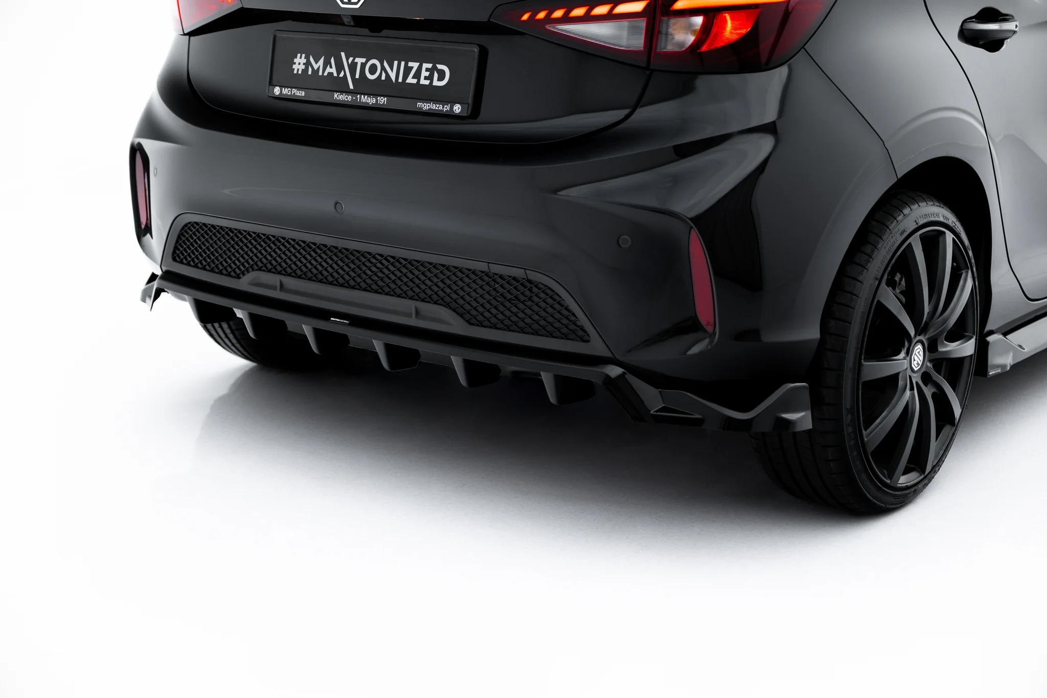 REAR SPLITTER (WITH VERTICAL BARS) SUITABLE FOR MG 3 MK1 – MAXTON DESIGN