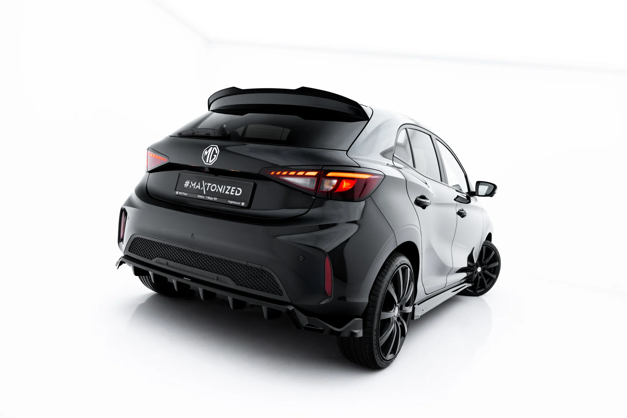 REAR SPLITTER (WITH VERTICAL BARS) SUITABLE FOR MG 3 MK1 – MAXTON DESIGN - 6