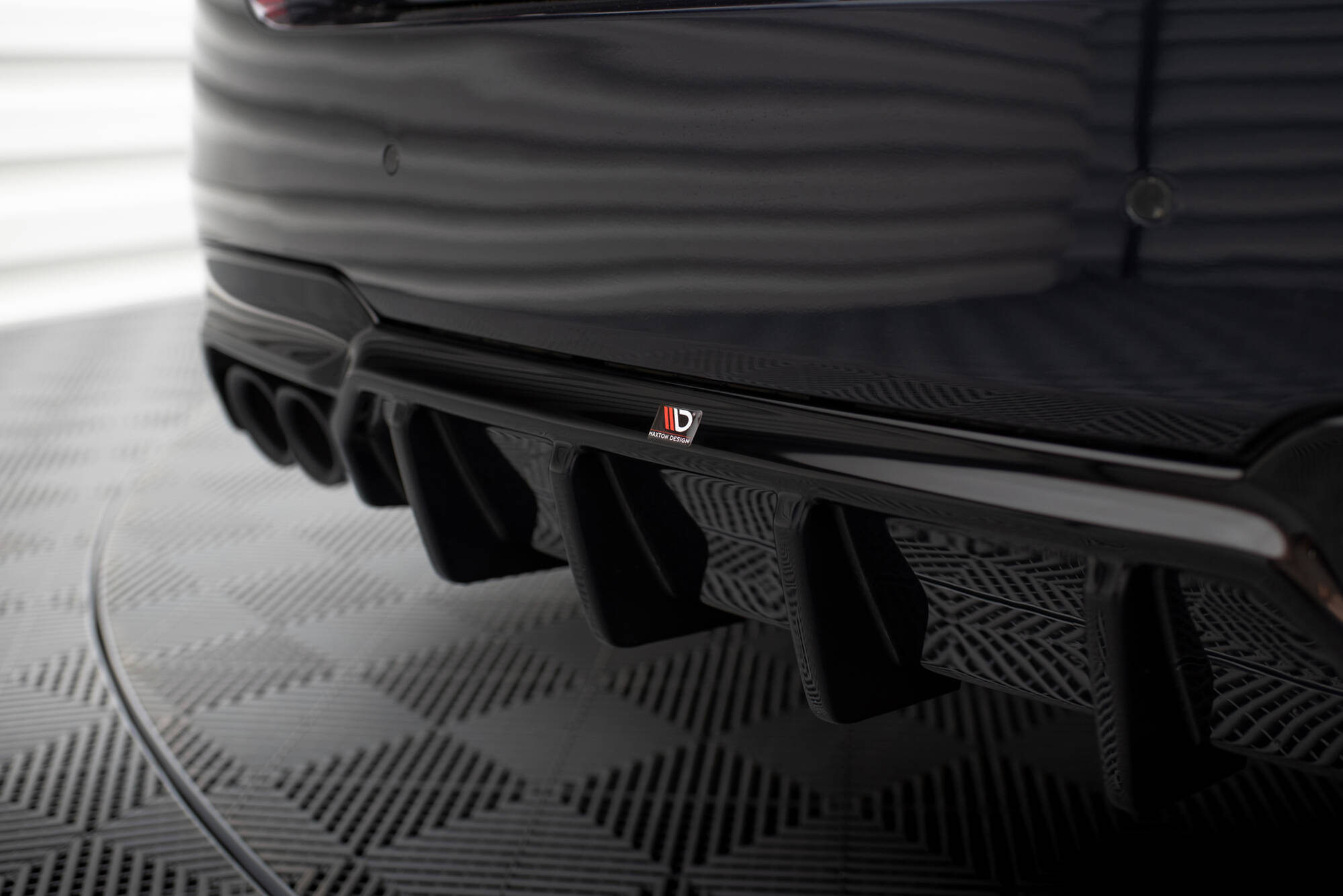 Rear Valance V.2 BMW 5 M-Pack F10 / F11 (Version with two double exhausts) - 3