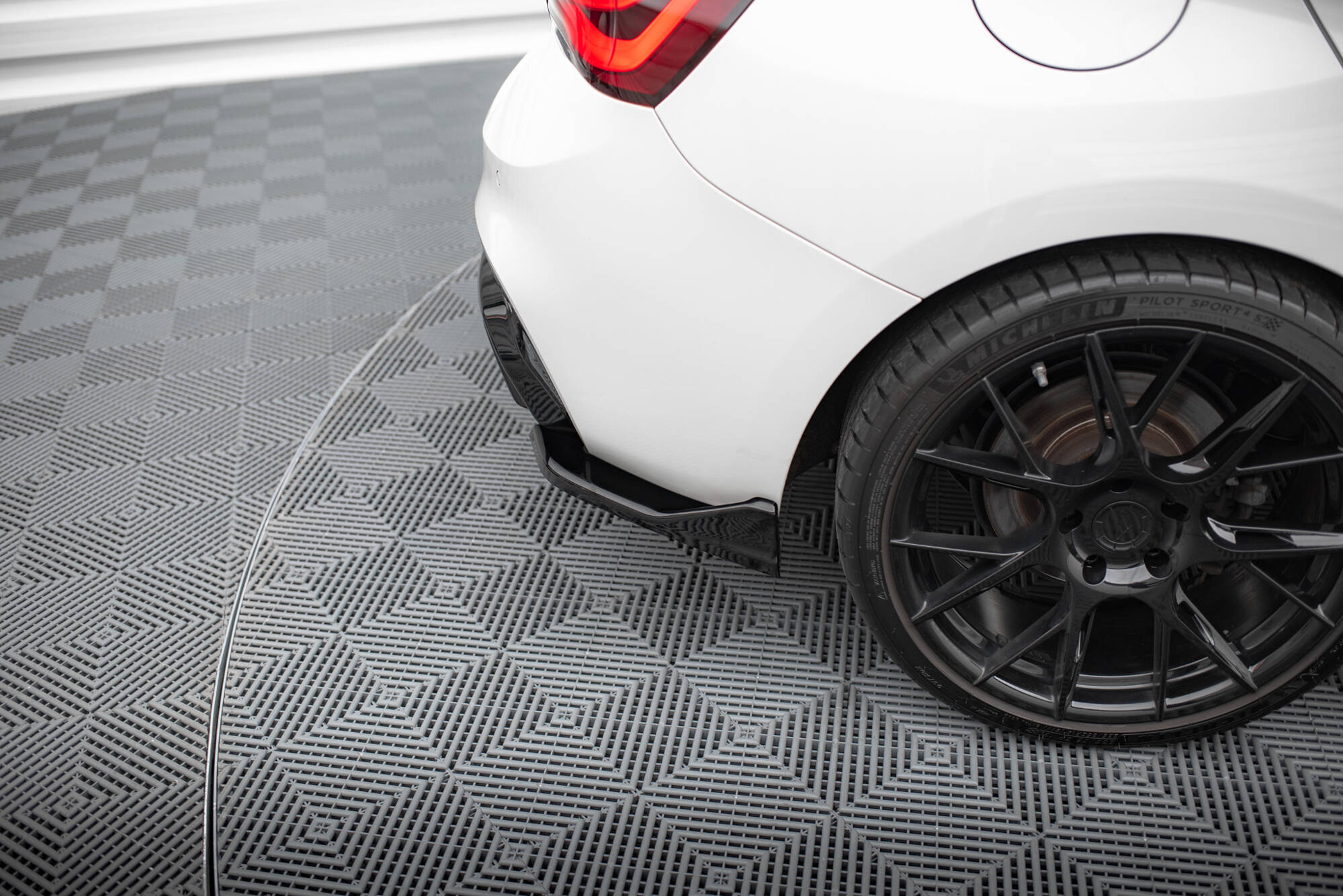 Rear Side Splitters BMW 1 M-Pack / M140i F20 Facelift - 4