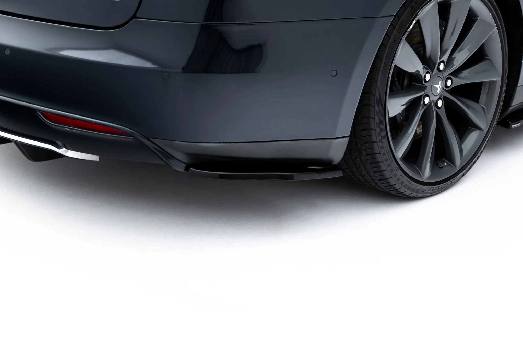 REAR SIDE SPLITTERS V.2 SUITABLE FOR TESLA MODEL S MK1 – MAXTON DESIGN - 5
