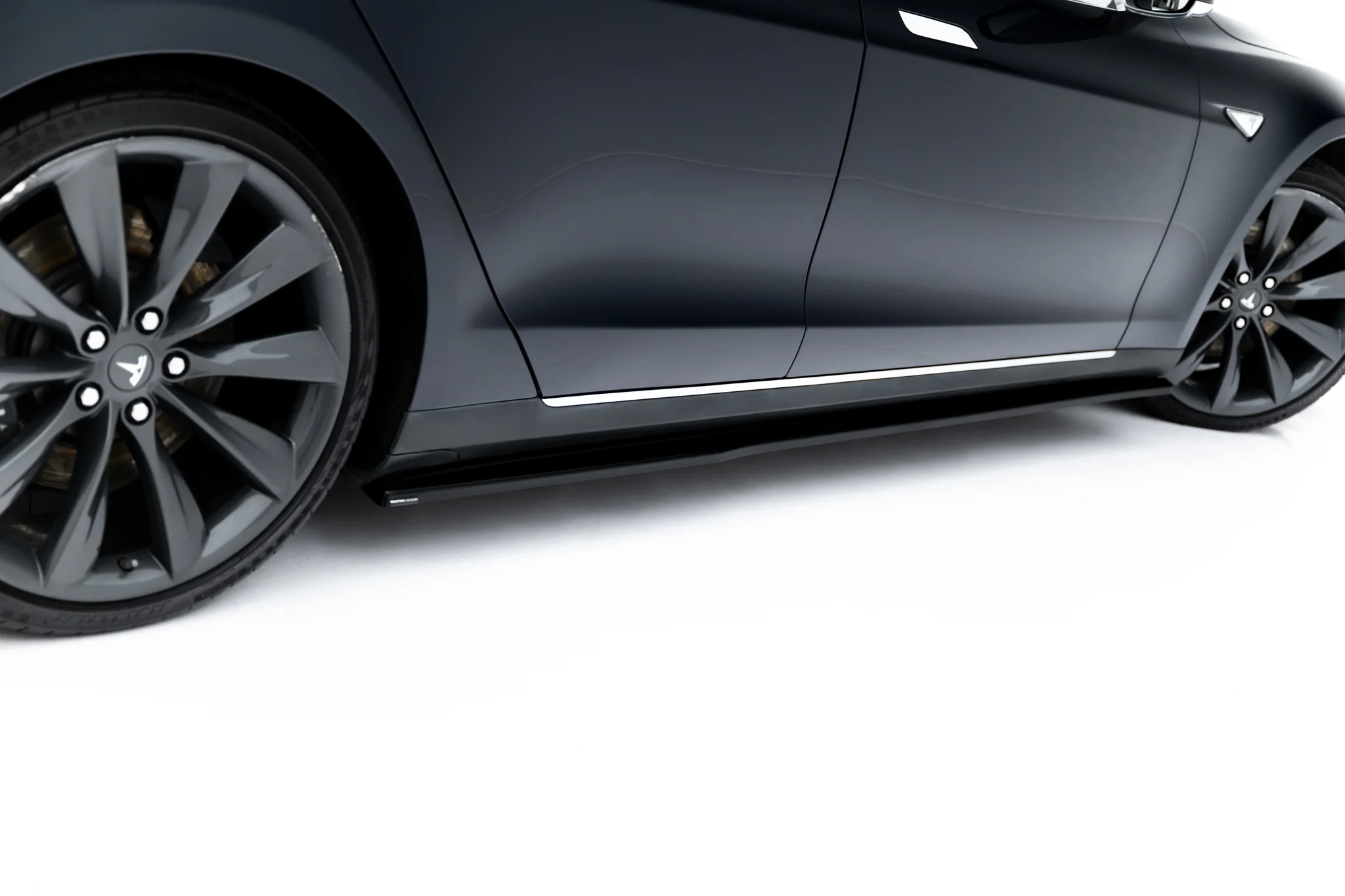 SIDE SKIRTS DIFFUSERS V.2 SUITABLE FOR TESLA MODEL S MK1 – MAXTON DESIGN