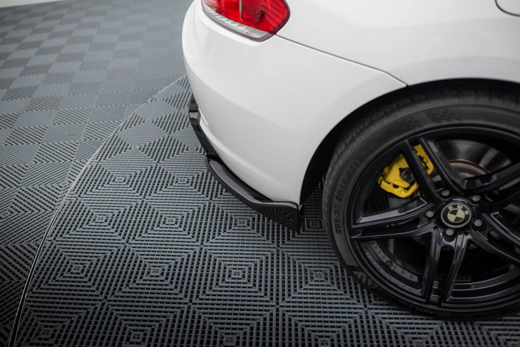 Rear Side Splitters BMW Z4 E89 - 4