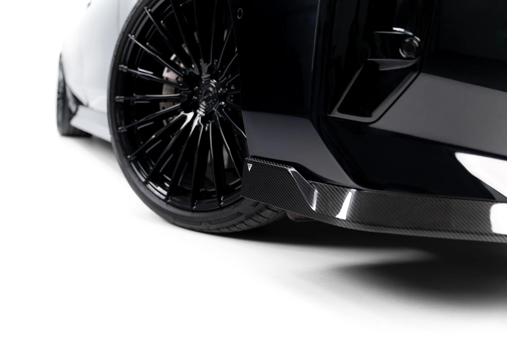 PREPREG CARBON FIBER FRONT SPLITTER SUITABLE FOR BMW 7 M-PACK / M760E / I7 M-PACK G70 – MAXTON DESIGN - 5