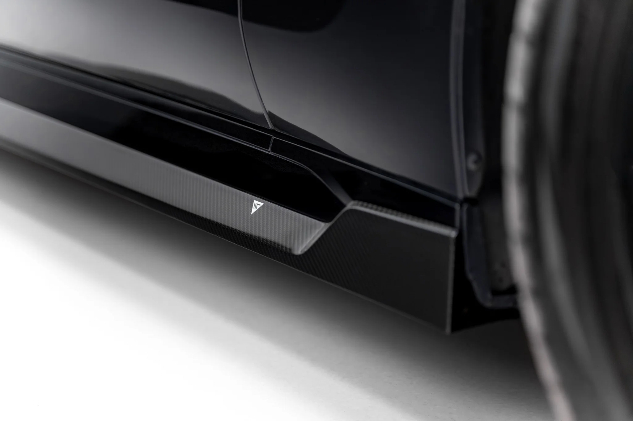 PREPREG CARBON FIBER SIDE SKIRTS SUITABLE FOR BMW 7 M-PACK / M760E / I7 M-PACK G70 – MAXTON DESIGN - 3