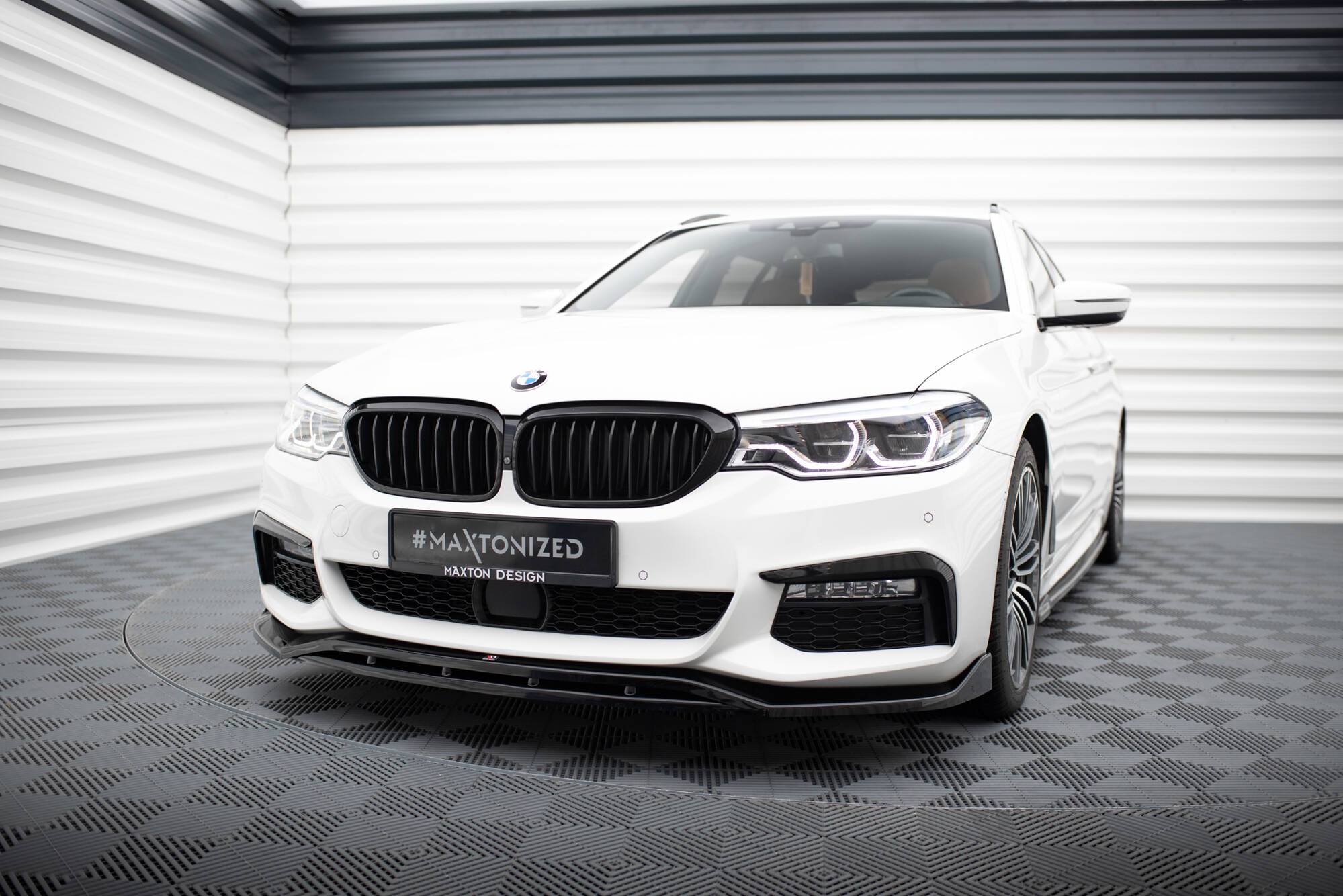 Front Splitter V.3 BMW 5 M-Pack G30 / G31 - 3