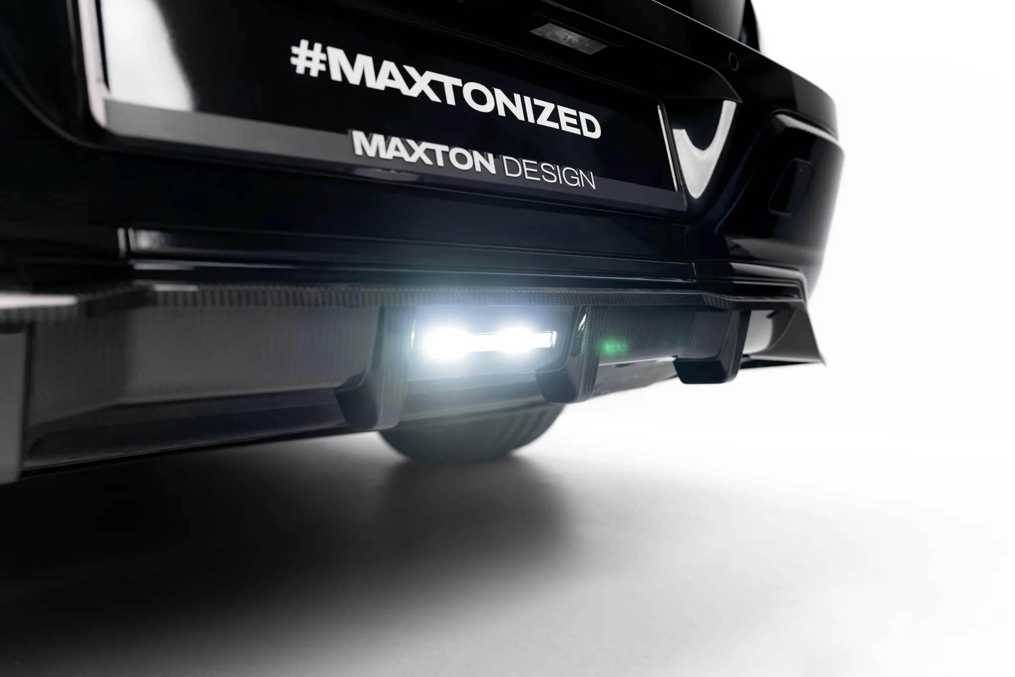 PREPREG CARBON FIBER REAR SPLITTER (WITH VERTICAL BARS) SUITABLE FOR BMW 7 M-PACK / I7 M-PACK G70 – MAXTON DESIGN - 5