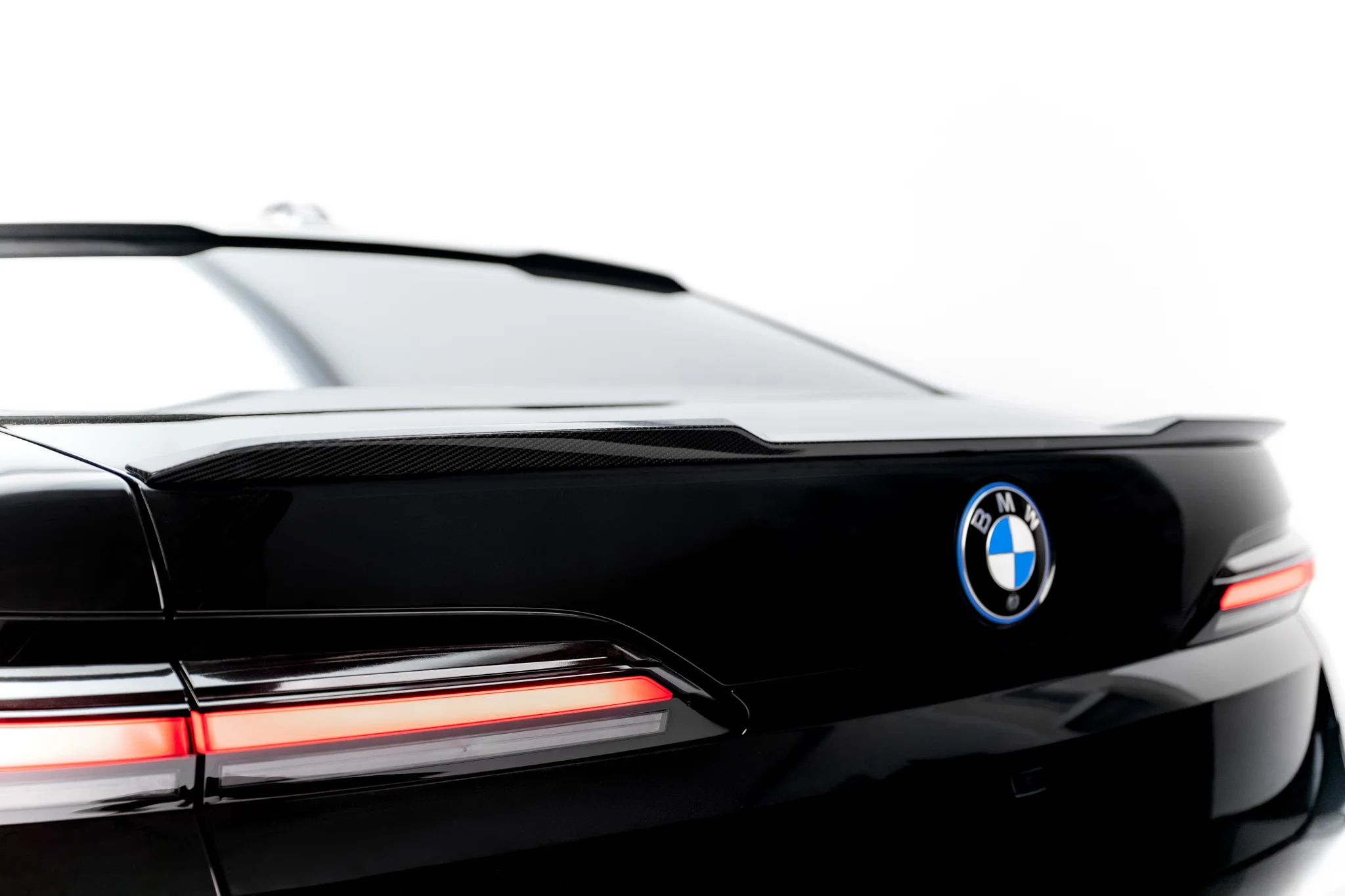 PREPREG CARBON FIBER TAILGATE SPOILER (LOWER) SUITABLE FOR BMW 7 M-PACK / M760E / I7 M-PACK G70 – MAXTON DESIGN - 2