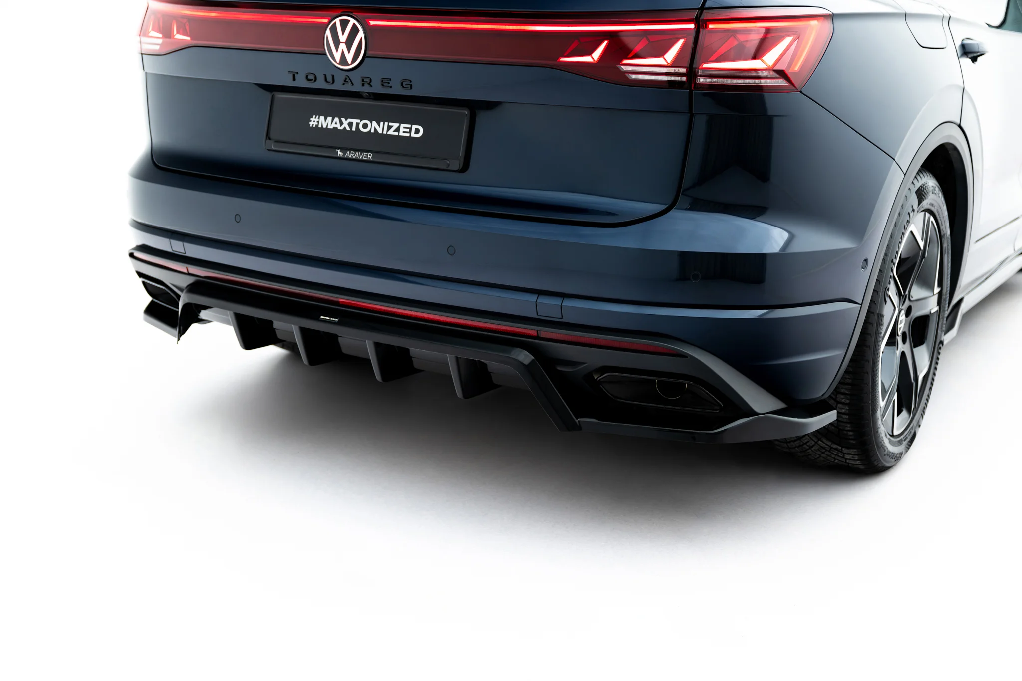 REAR SPLITTER (WITH VERTICAL BARS) SUITABLE FOR VOLKSWAGEN TOUAREG ELEGANCE MK3 FACELIFT – MAXTON DESIGN