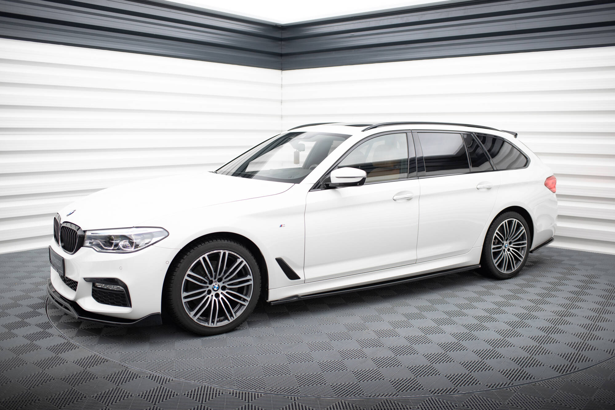 Side Skirts Diffusers V.2 BMW 5 M-Pack G30 / G31 - 2