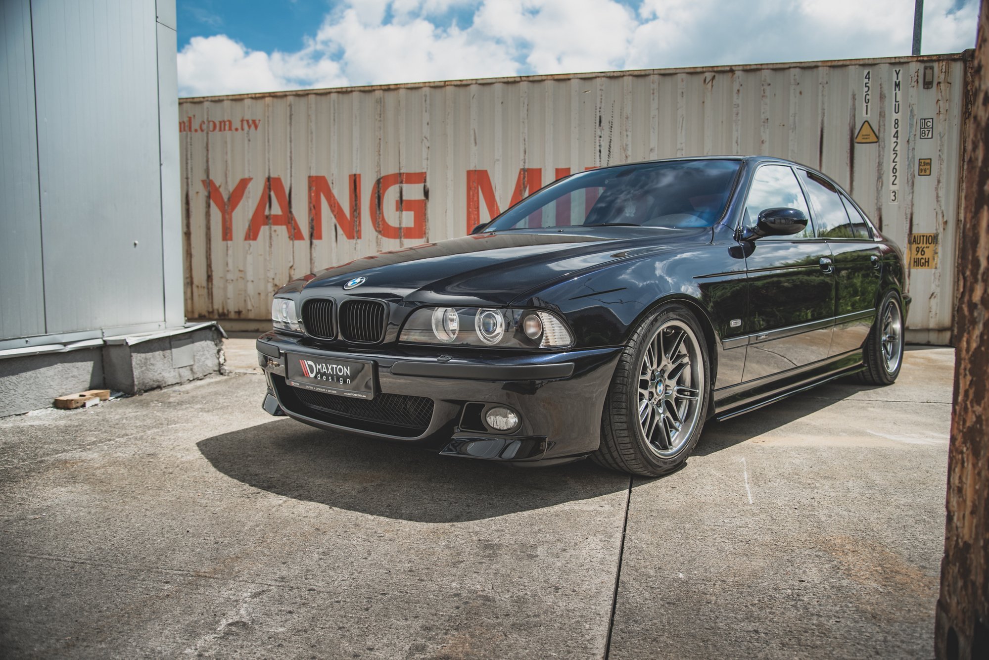 Front Side Splitters BMW M5 / 5 M-Pack E39 - 3