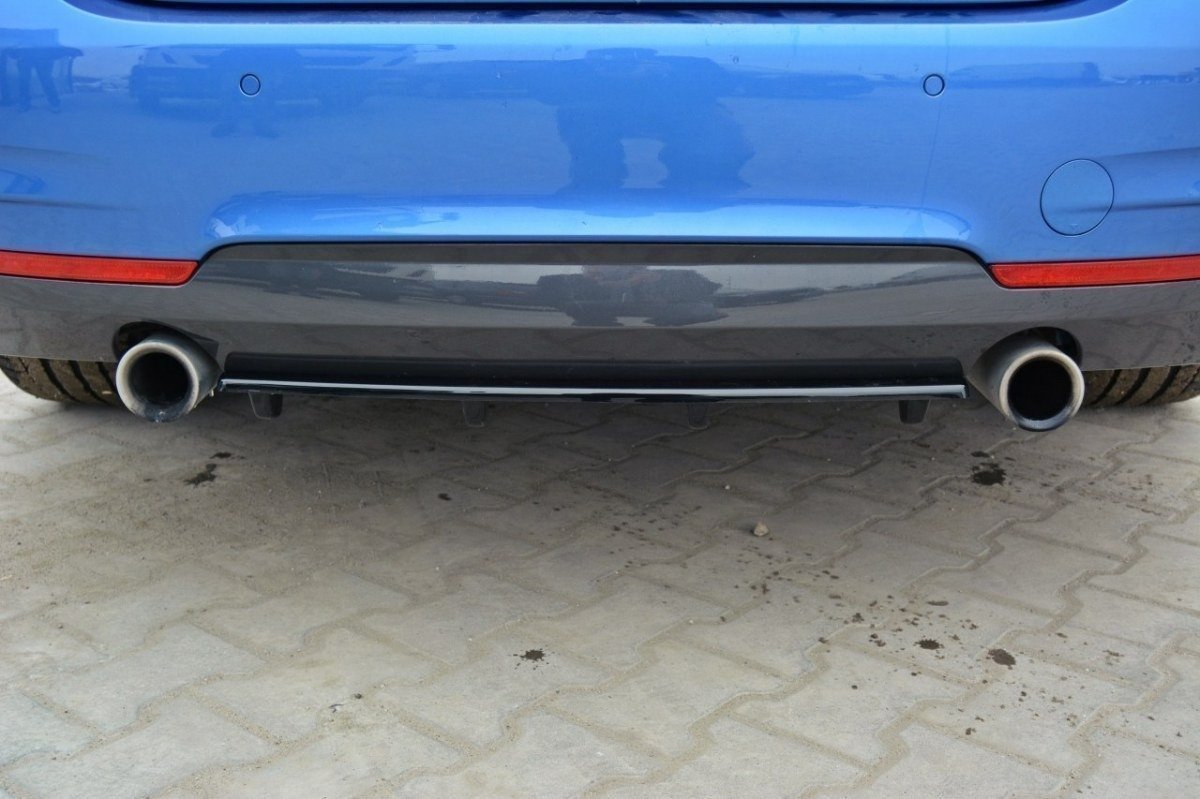 Central Rear Splitter (Vertical Bars) BMW 4 Coupe / Gran Coupe / Cabrio M-Pack F32 / F36 / F33 - 2