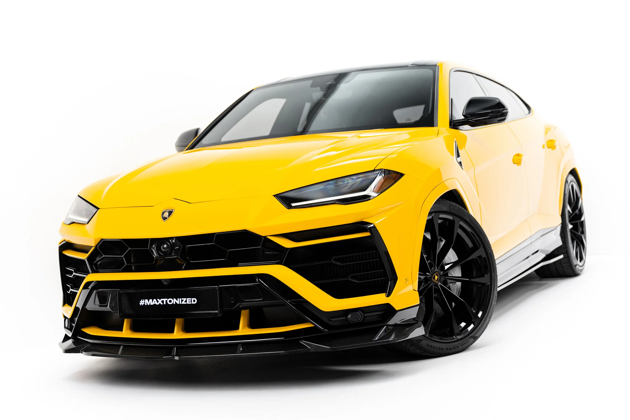 PREPREG CARBON FIBER FRONT SPLITTER SUITABLE FOR LAMBORGHINI URUS MK 1 – MAXTON DESIGN