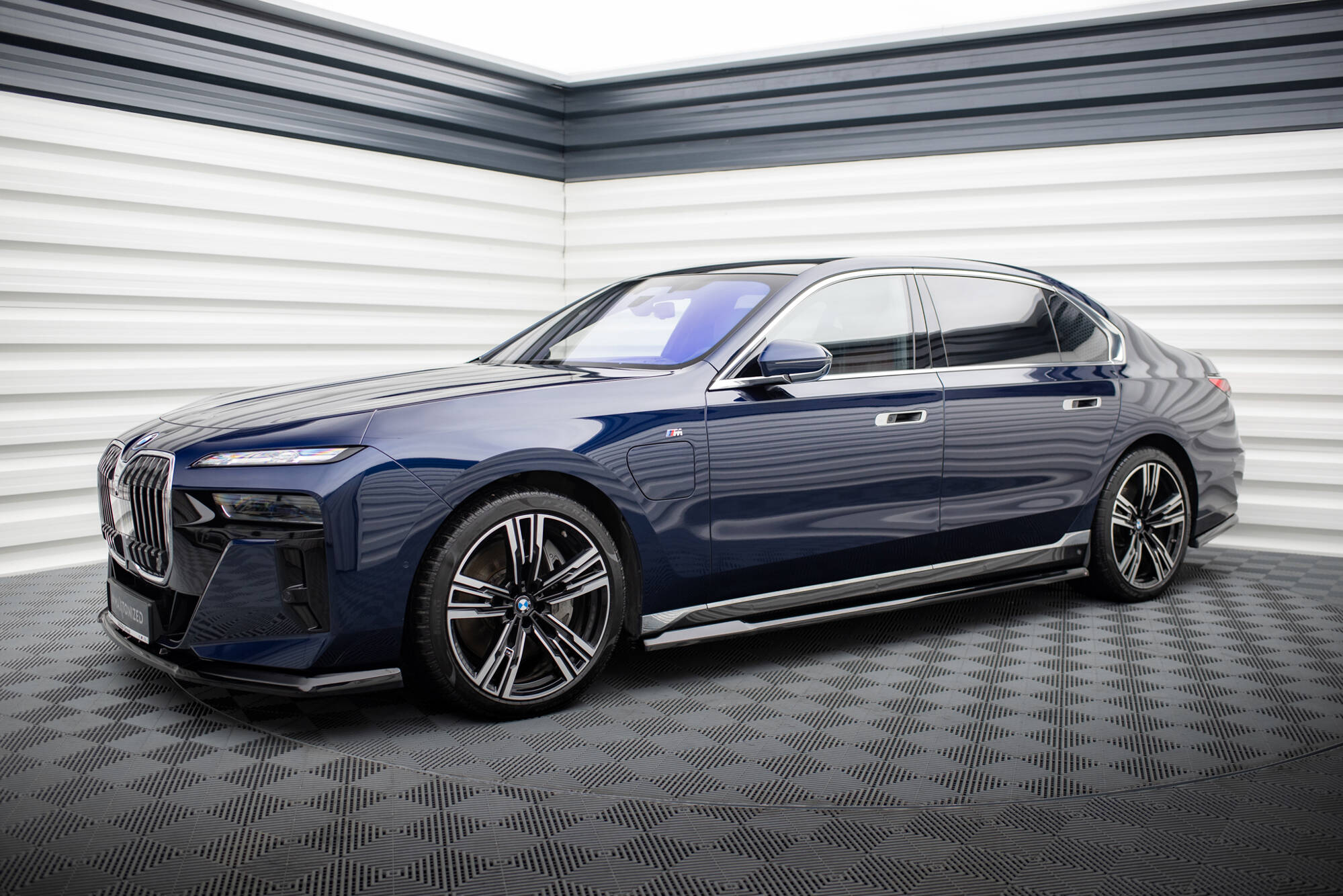 Side Skirts Diffusers BMW 750e M-Pack G70 - 2