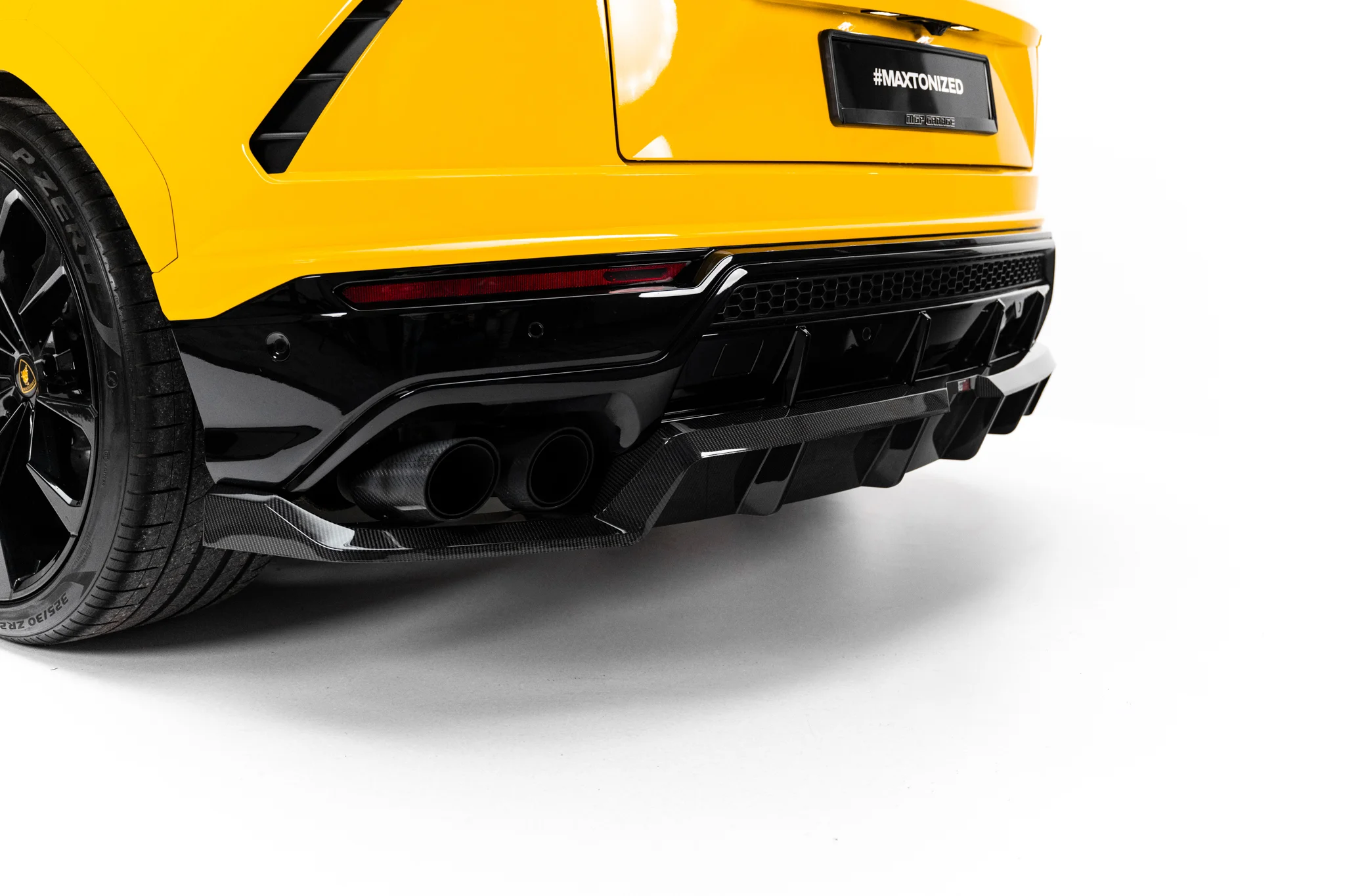 PREPREG CARBON FIBER REAR SPLITTER (WITH VERTICAL BARS) SUITABLE FOR LAMBORGHINI URUS MK 1 – MAXTON DESIGN - 9
