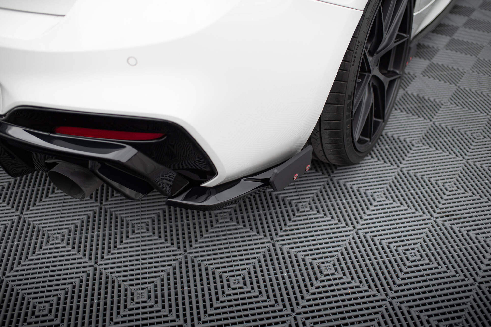Rear Side Splitters V.5 + Flaps BMW 1 M-Pack / M140i F20 Facelift - 3