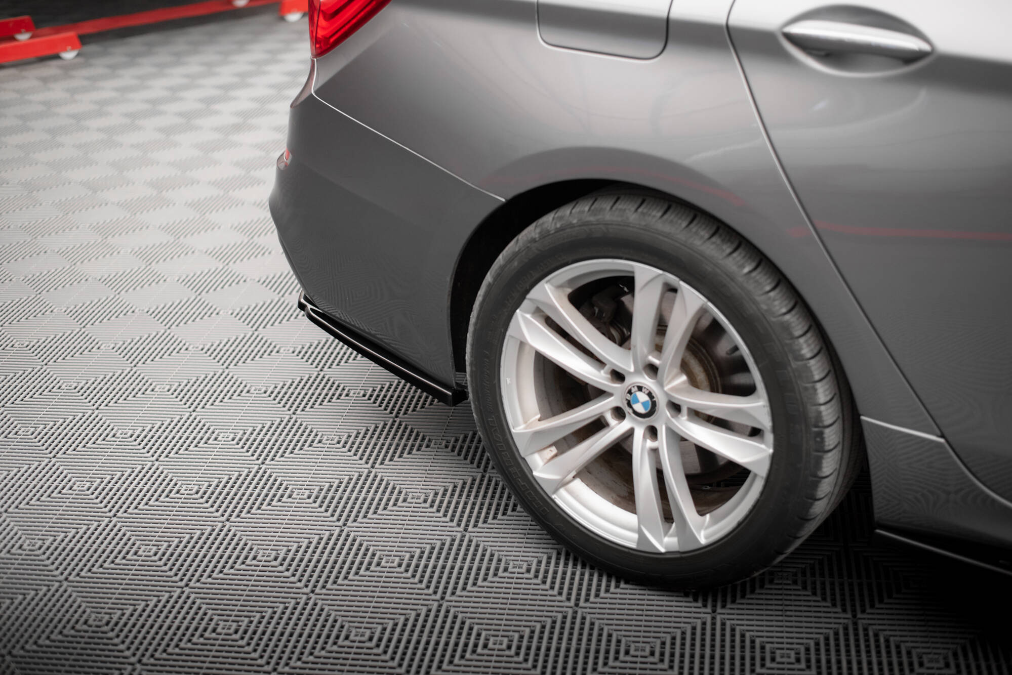 Rear Side Splitters BMW 5 GT M-Pack F07 - 4