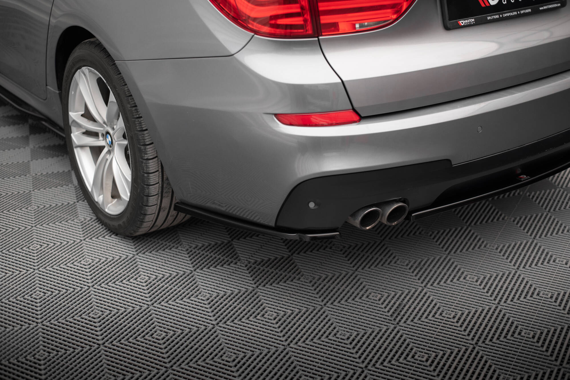 Rear Side Splitters BMW 5 GT M-Pack F07 - 3