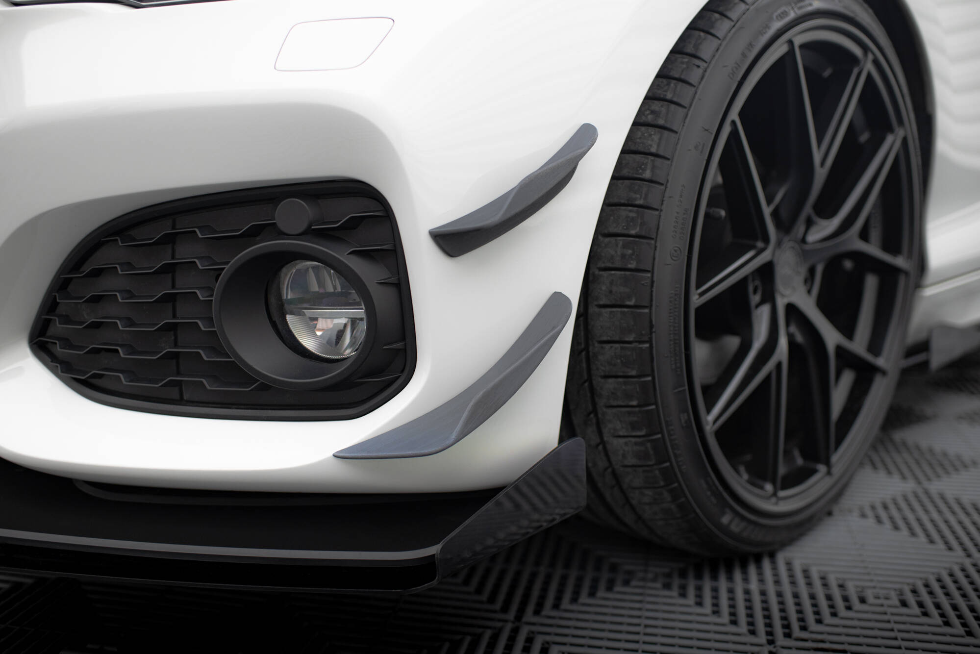 Front Bumper Wings (Canards) BMW 1 M-Pack / M140i F20 Facelift - 2