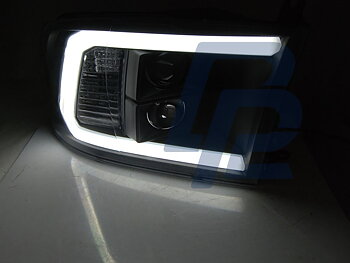 STRÅLKASTARE DODGE RAM 2009-2018 TUBE LIGHT SVART