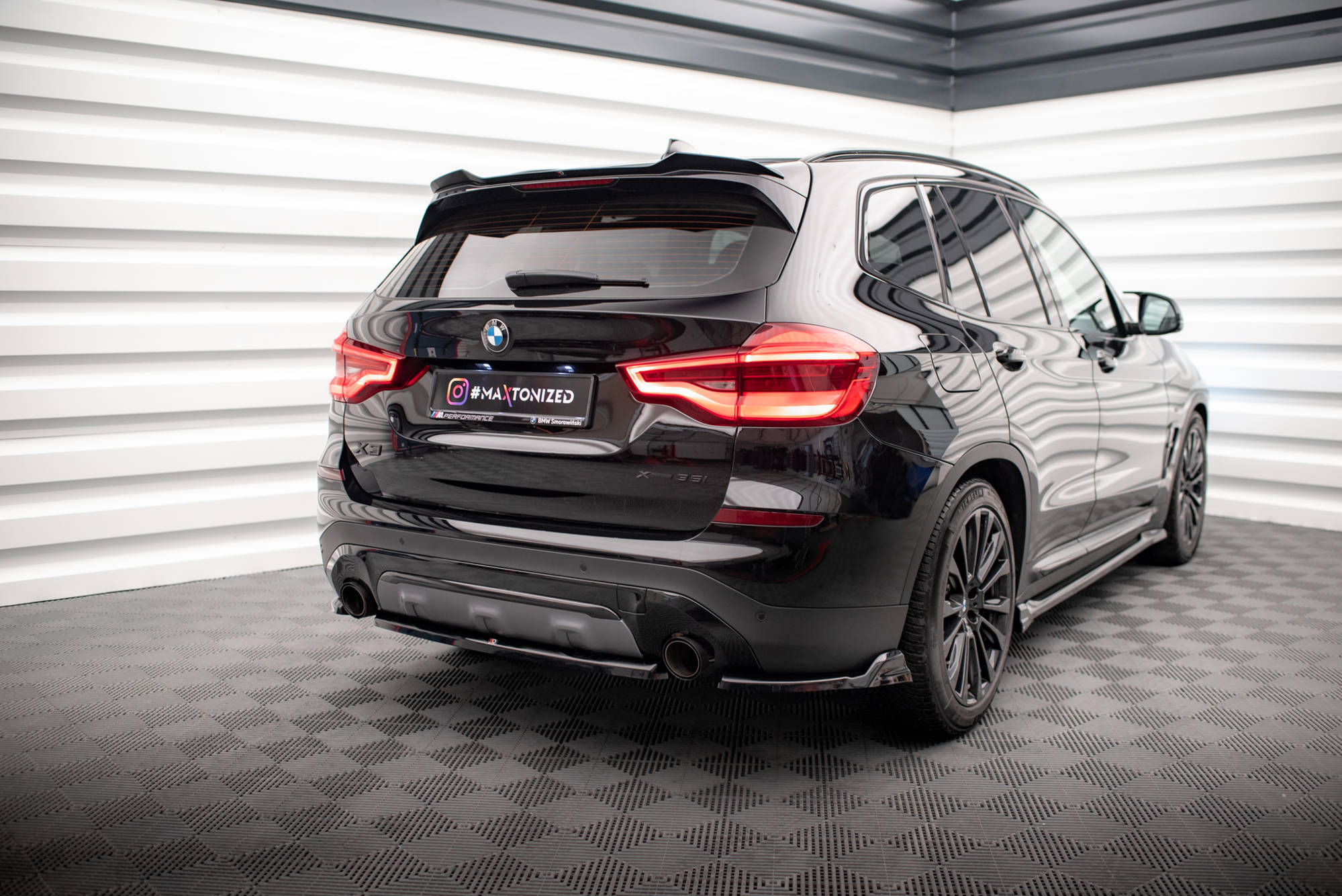 Central Rear Splitter BMW X3 G01 - 4