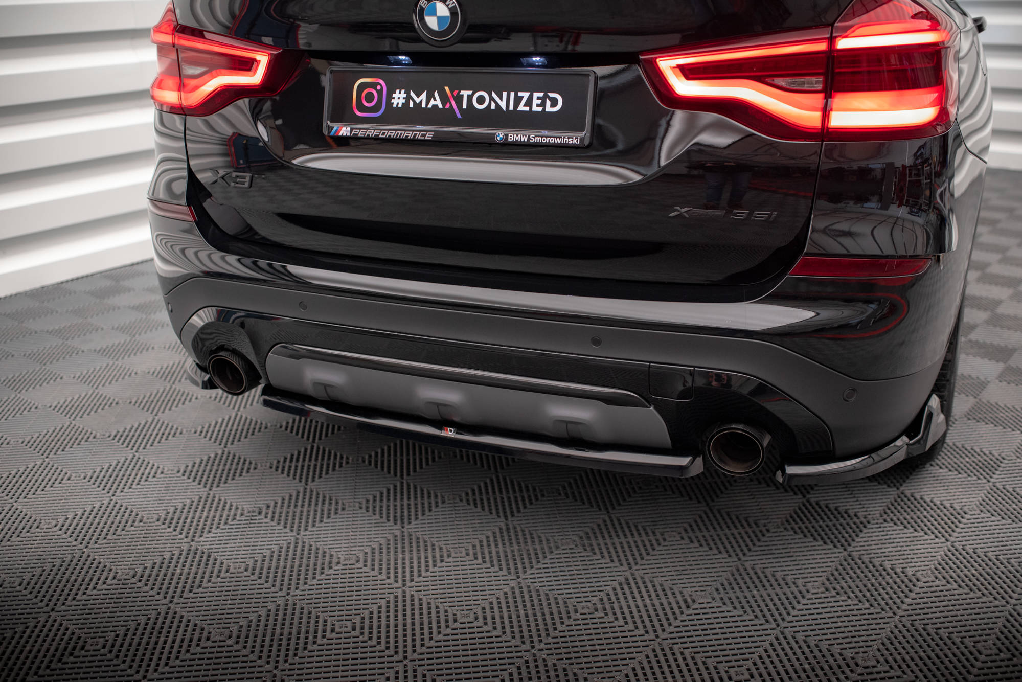 Central Rear Splitter BMW X3 G01 - 2