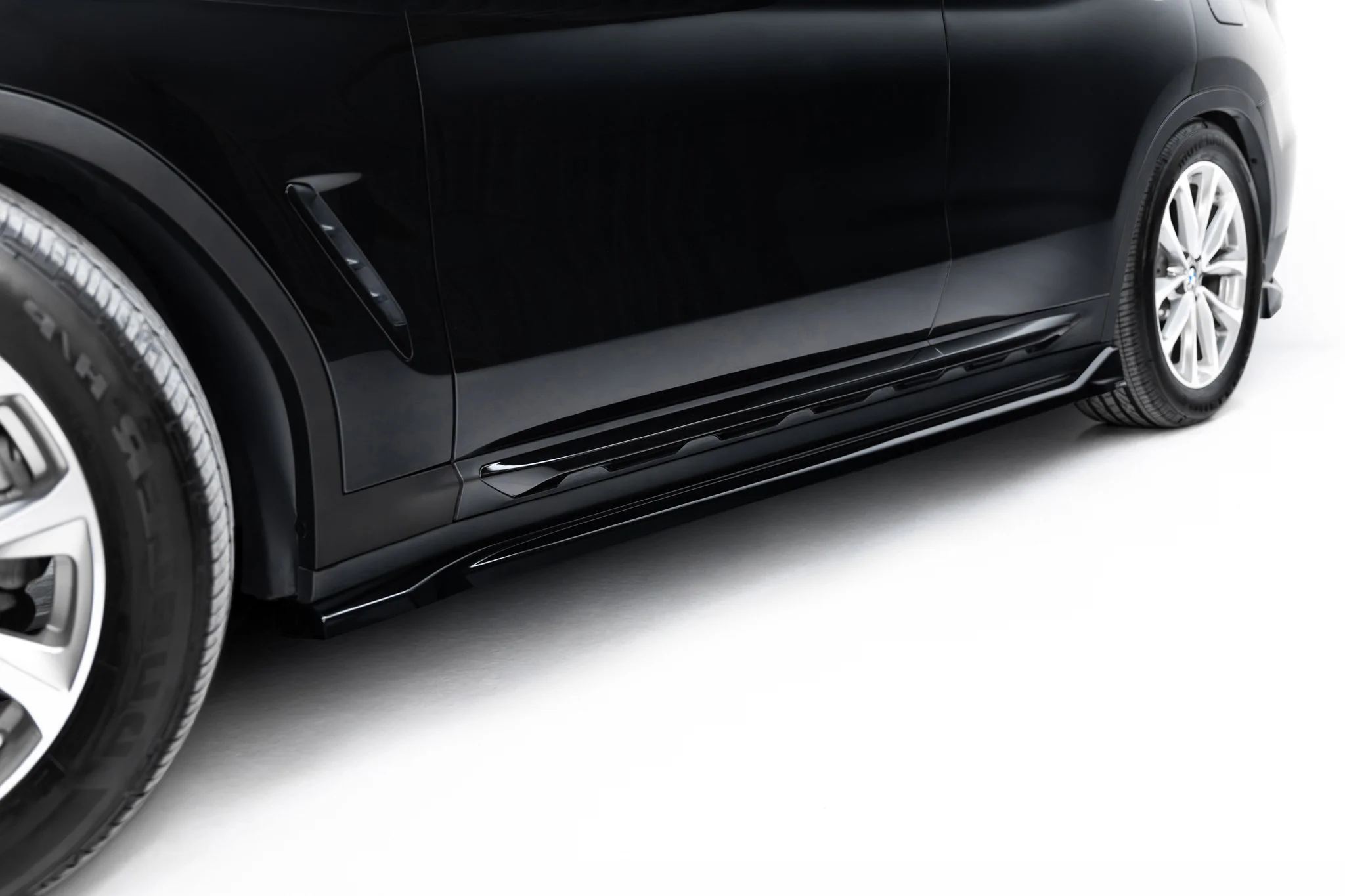 SIDE SKIRTS DIFFUSERS SUITABLE FOR BMW X3 G01 – MAXTON DESIGN