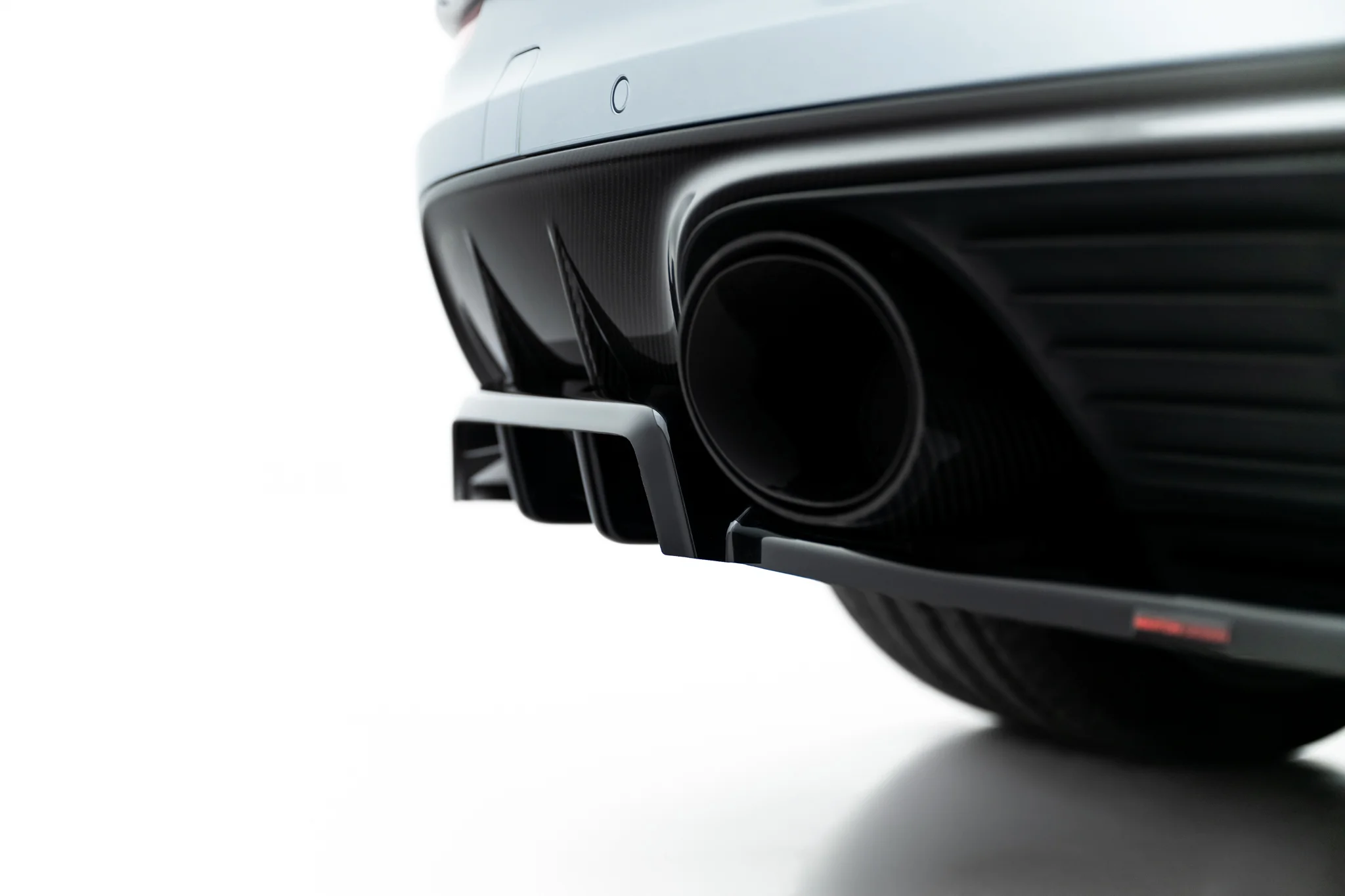 REAR SPLITTER (WITH VERTICAL BARS) SUITABLE FOR PORSCHE CAYENNE GTS / TURBO SPORT PACK / TURBO E-HYBRID GT PACK COUPE MK3 FACELIFT – MAXTON DESIGN