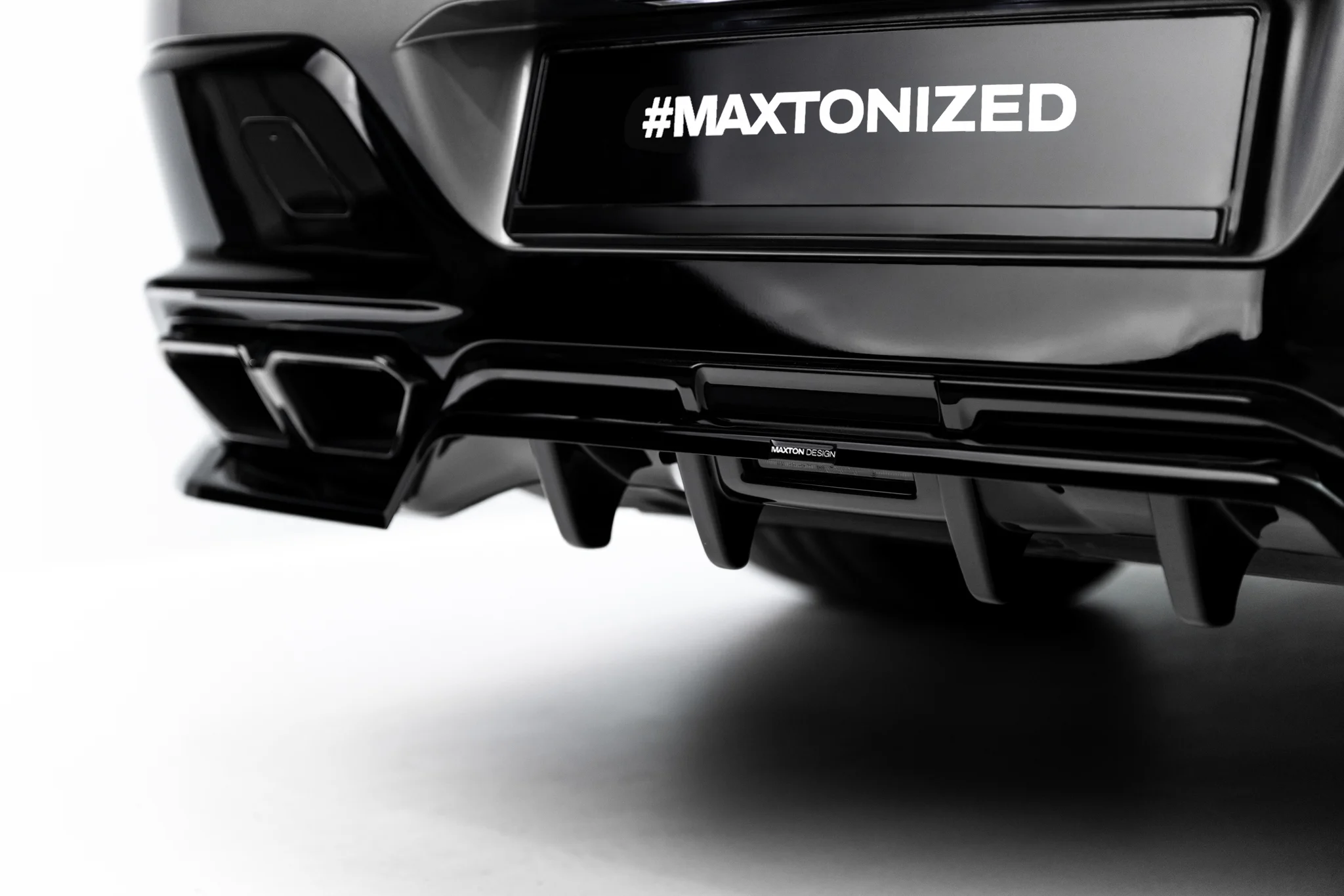 REAR SPLITTER (WITH VERTICAL BARS) V.2 SUITABLE FOR BMW M760E G70 – MAXTON DESIGN - 2