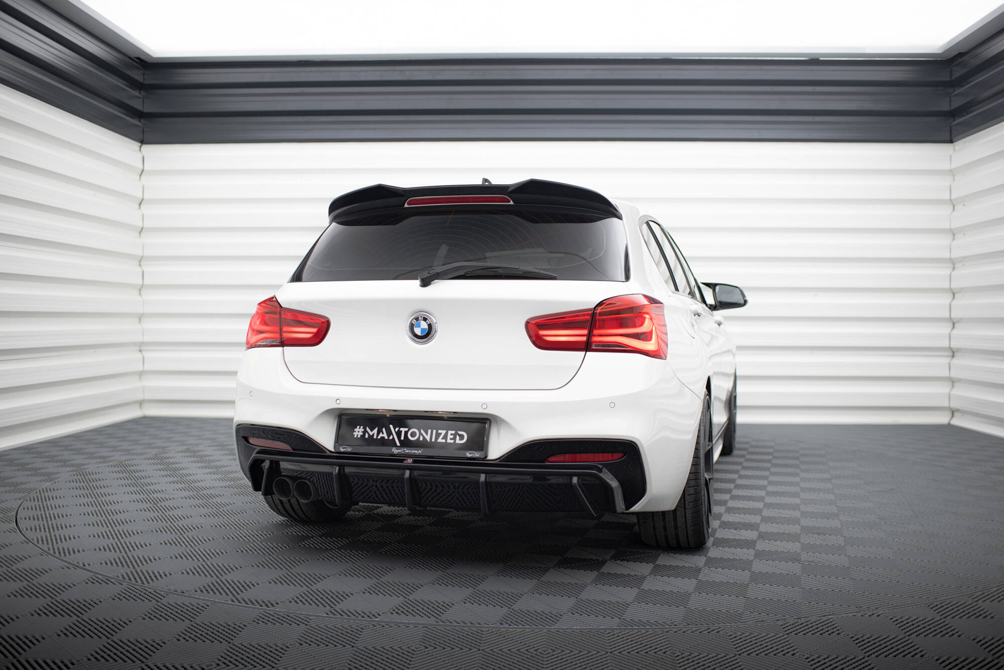 Rear Valance BMW 1 M-Pack F20 Facelift (Single side dual exhaust version) - 3
