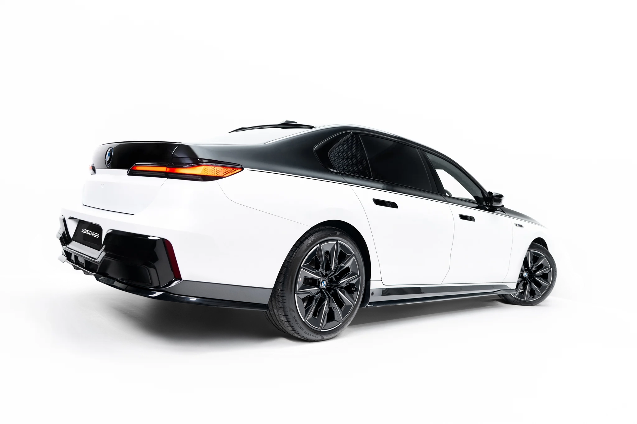 SIDE SKIRTS DIFFUSERS V.2 SUITABLE FOR BMW I7 E-DRIVE50 M-PACK / I7 X-DRIVE60 M-PACK / I7 M70 XDRIVE M-PACK G70 – MAXTON DESIGN