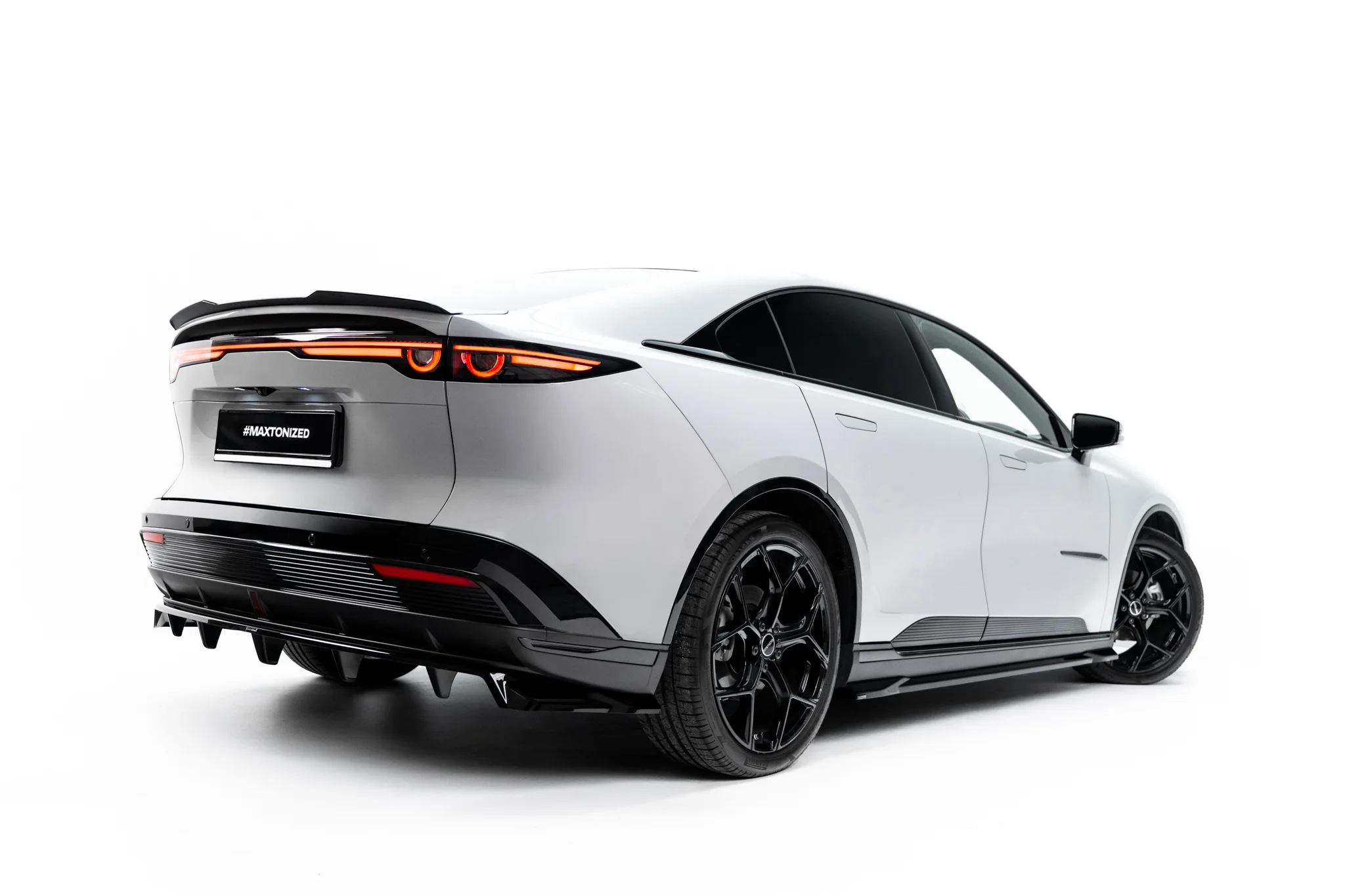 REAR SPLITTER (WITH VERTICAL BARS) SUITABLE FOR MAZDA 6E MK1 – MAXTON DESIGN