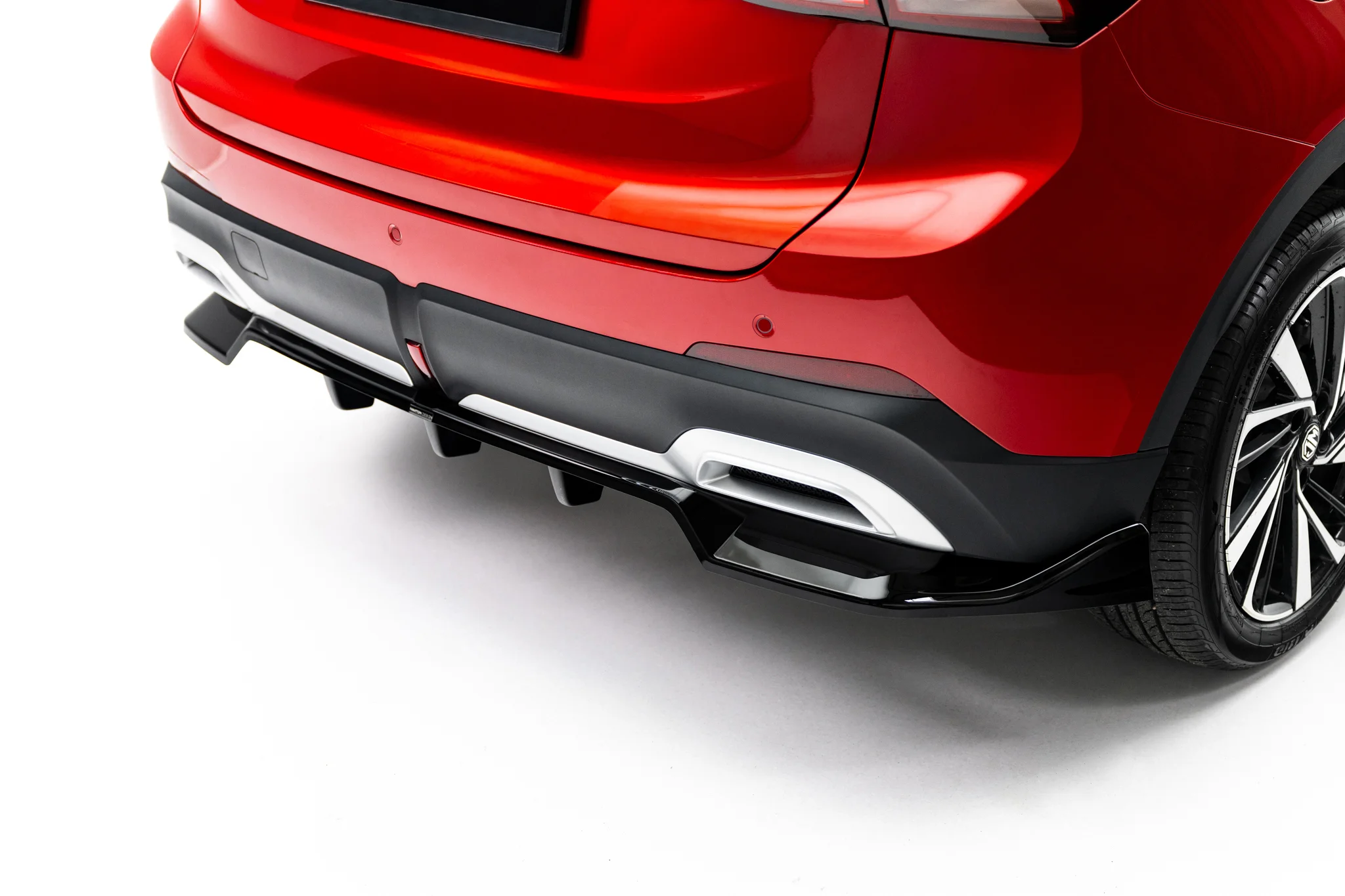 REAR SPLITTER (WITH VERTICAL BARS) SUITABLE FOR MG ZS MK2 – MAXTON DESIGN - 5