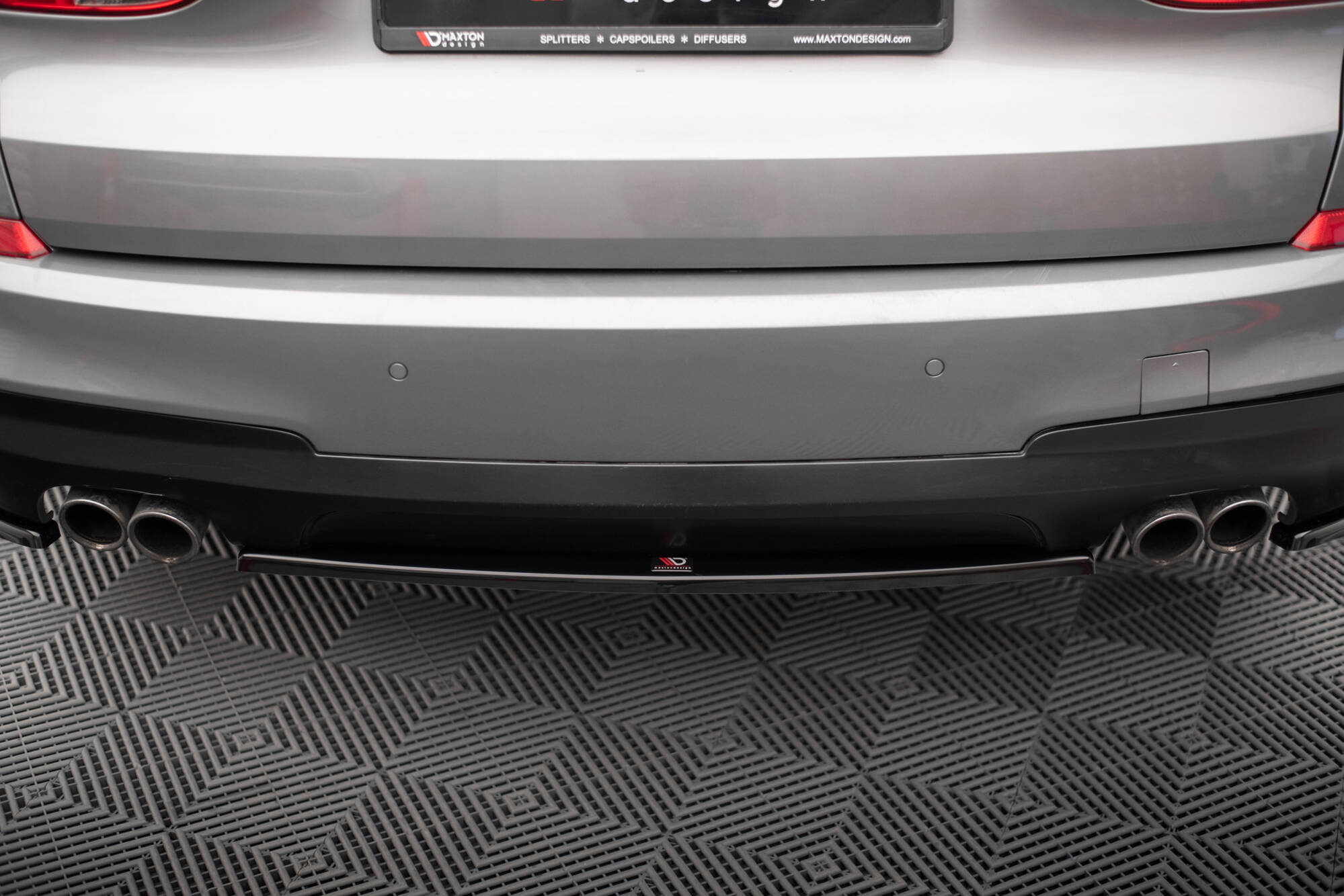 Central Rear Splitter BMW 5 GT M-Pack F07 - 3