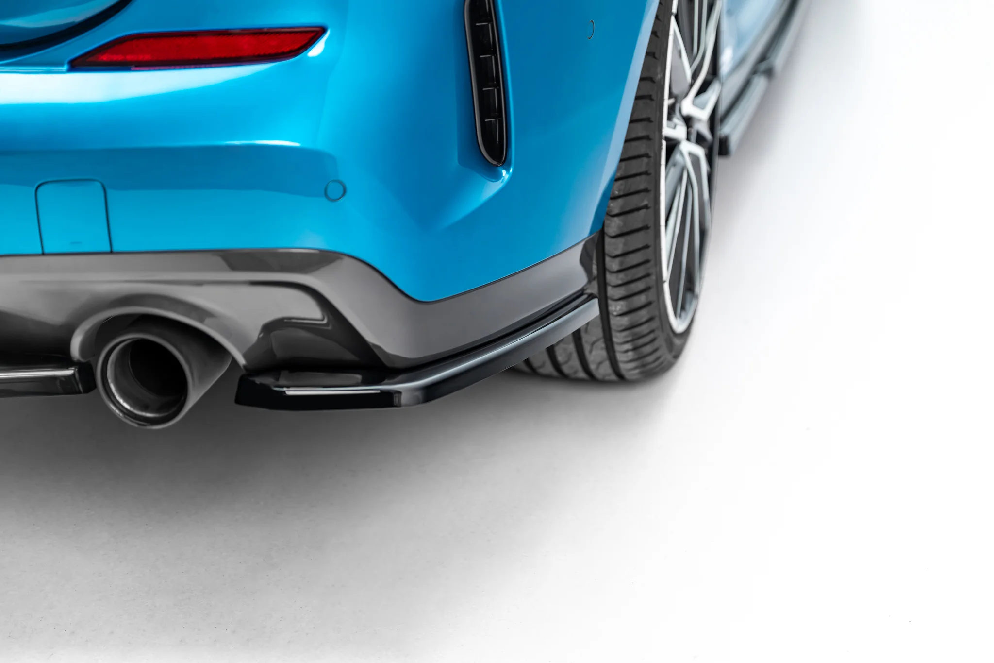 REAR SIDE SPLITTERS V.2 SUITABLE FOR BMW 2 GRAN COUPE M-PACK F44 – MAXTON DESIGN