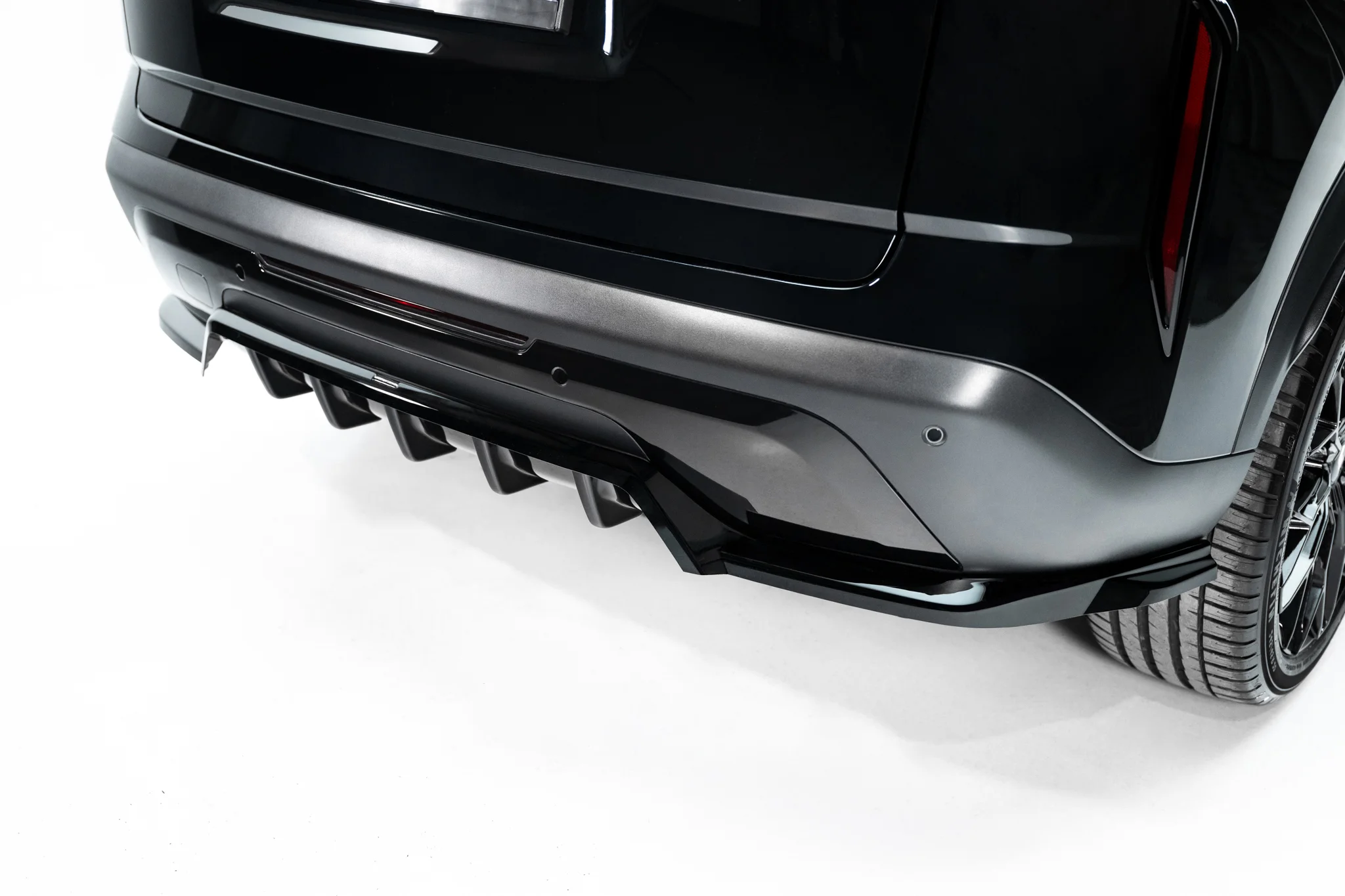 REAR SPLITTER (WITH VERTICAL BARS) SUITABLE FOR JAECOO 7 HYBRID MK1 – MAXTON DESIGN - 5