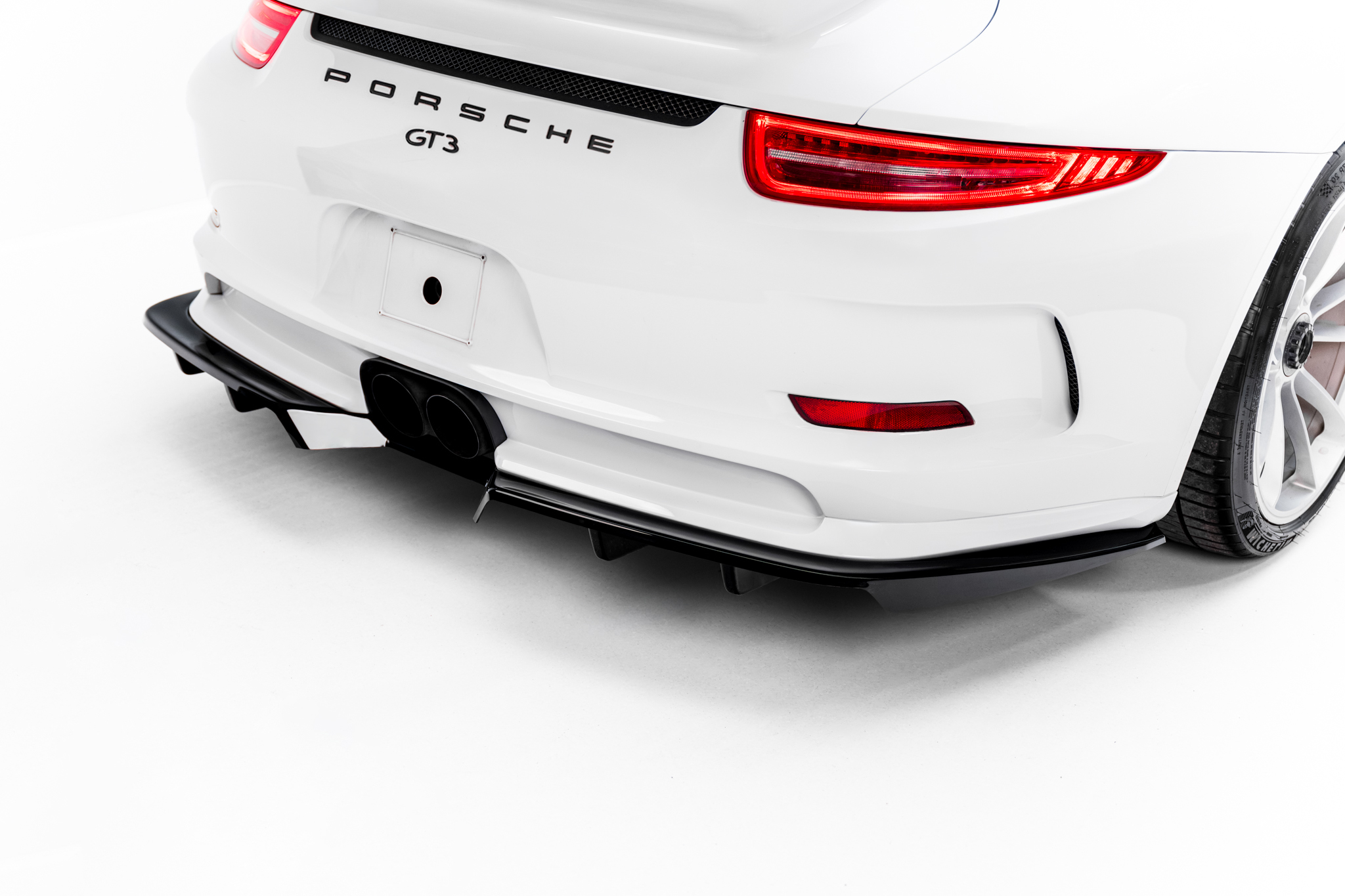 REAR SPLITTER (WITH VERTICAL BARS) SUITABLE FOR PORSCHE 911 GT3 991 – MAXTON DESIGN