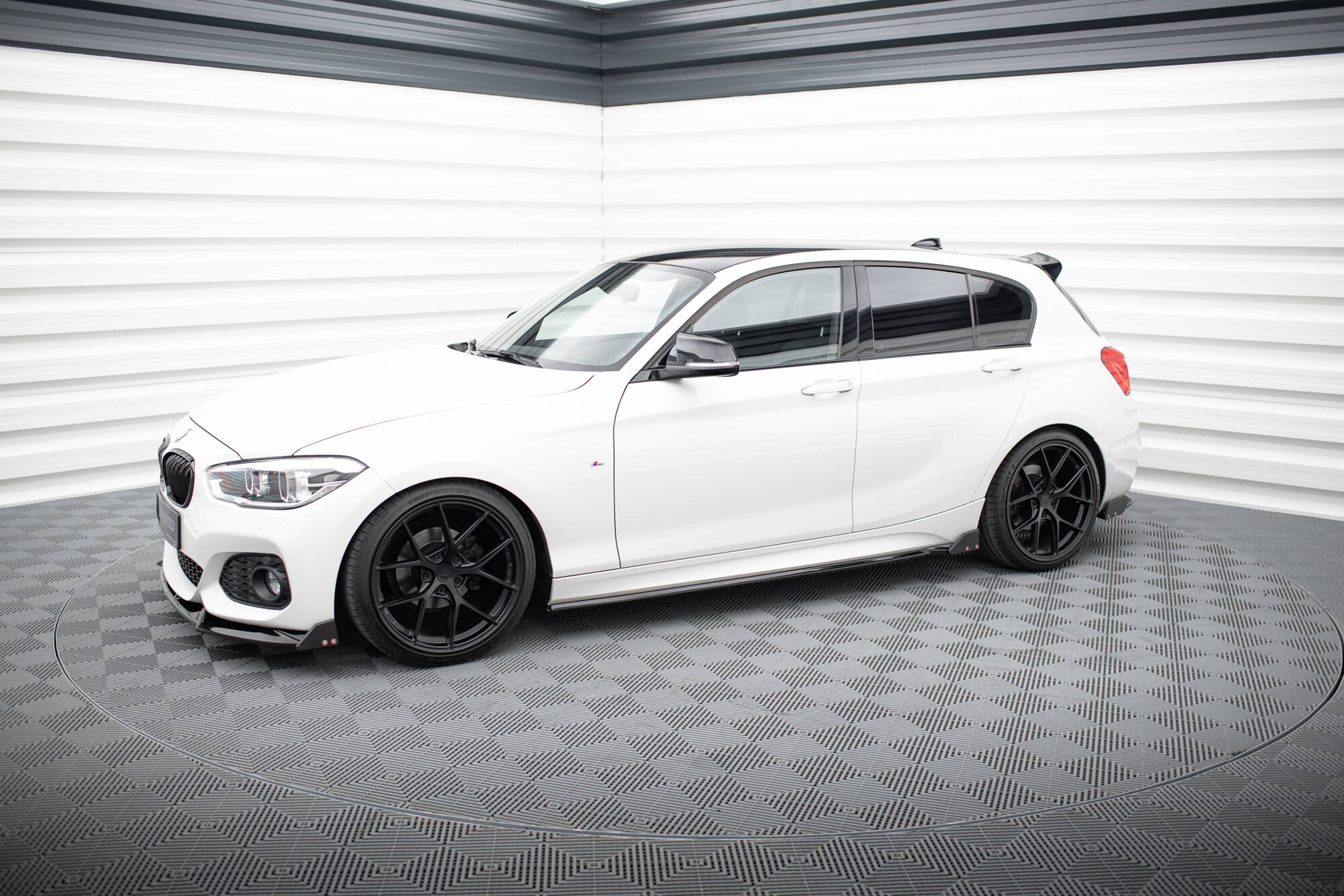 Side Skirts Diffusers V.4 + Flaps BMW 1 M-Pack / M140i F20 Facelift - 2