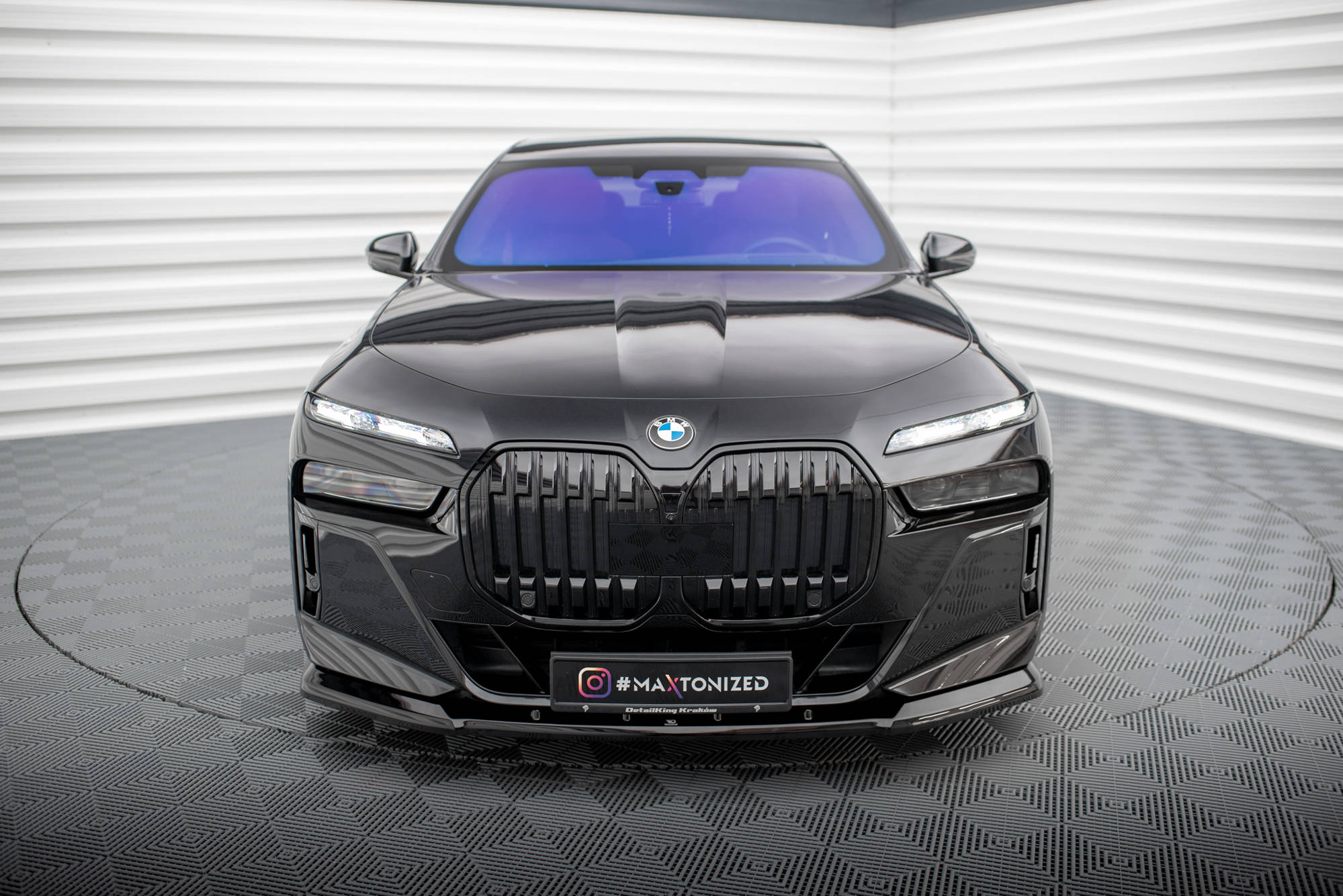Front Splitter V.1 BMW 7 M-Pack / M760e / i7 M-Pack G70 - 2