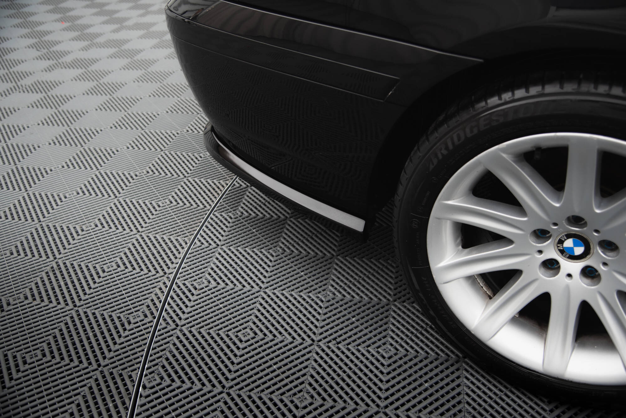 Central Rear Splitter BMW 7 E65 - 5
