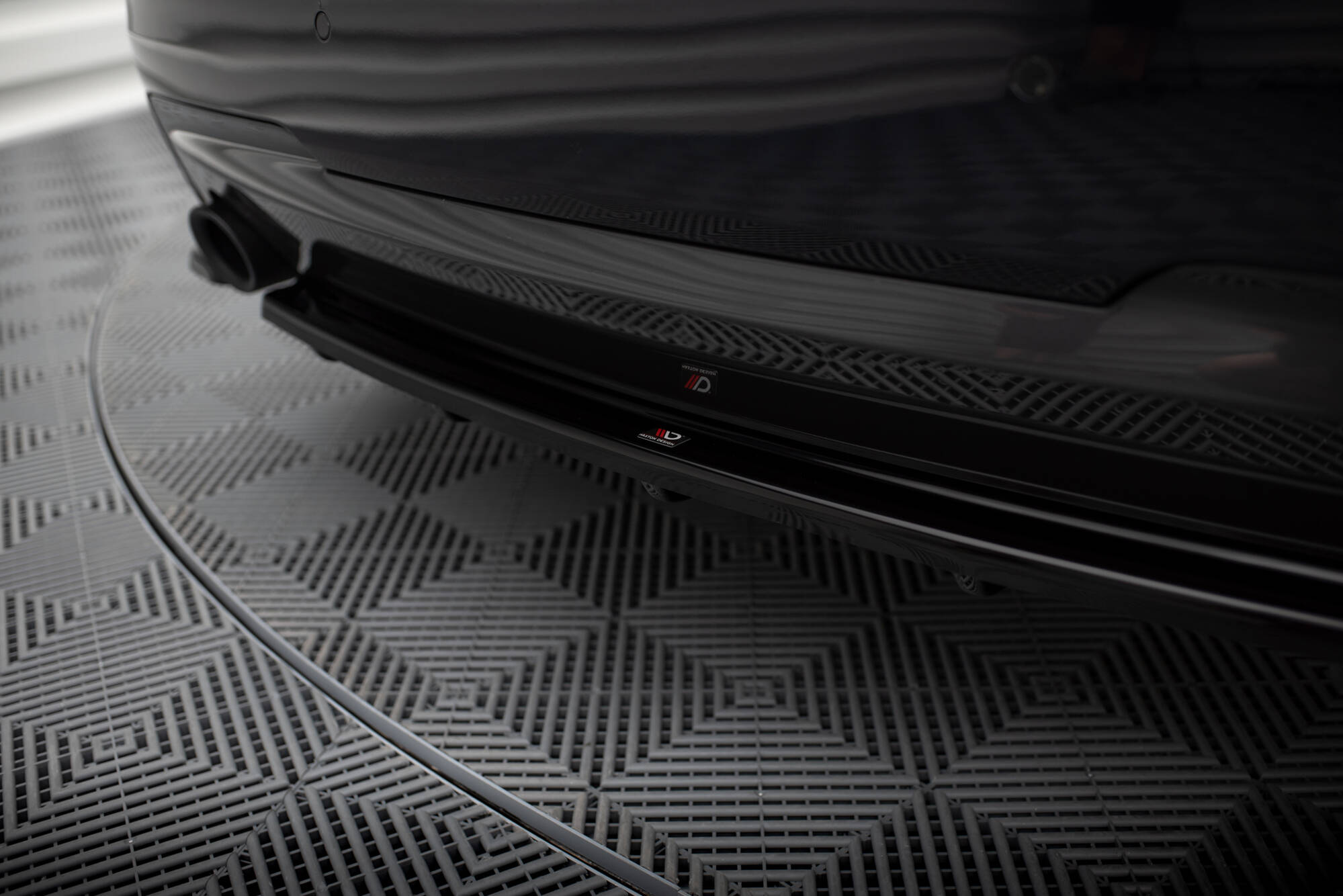 Central Rear Splitter (Vertical Bars) BMW 5 F11 M-Pack - 2